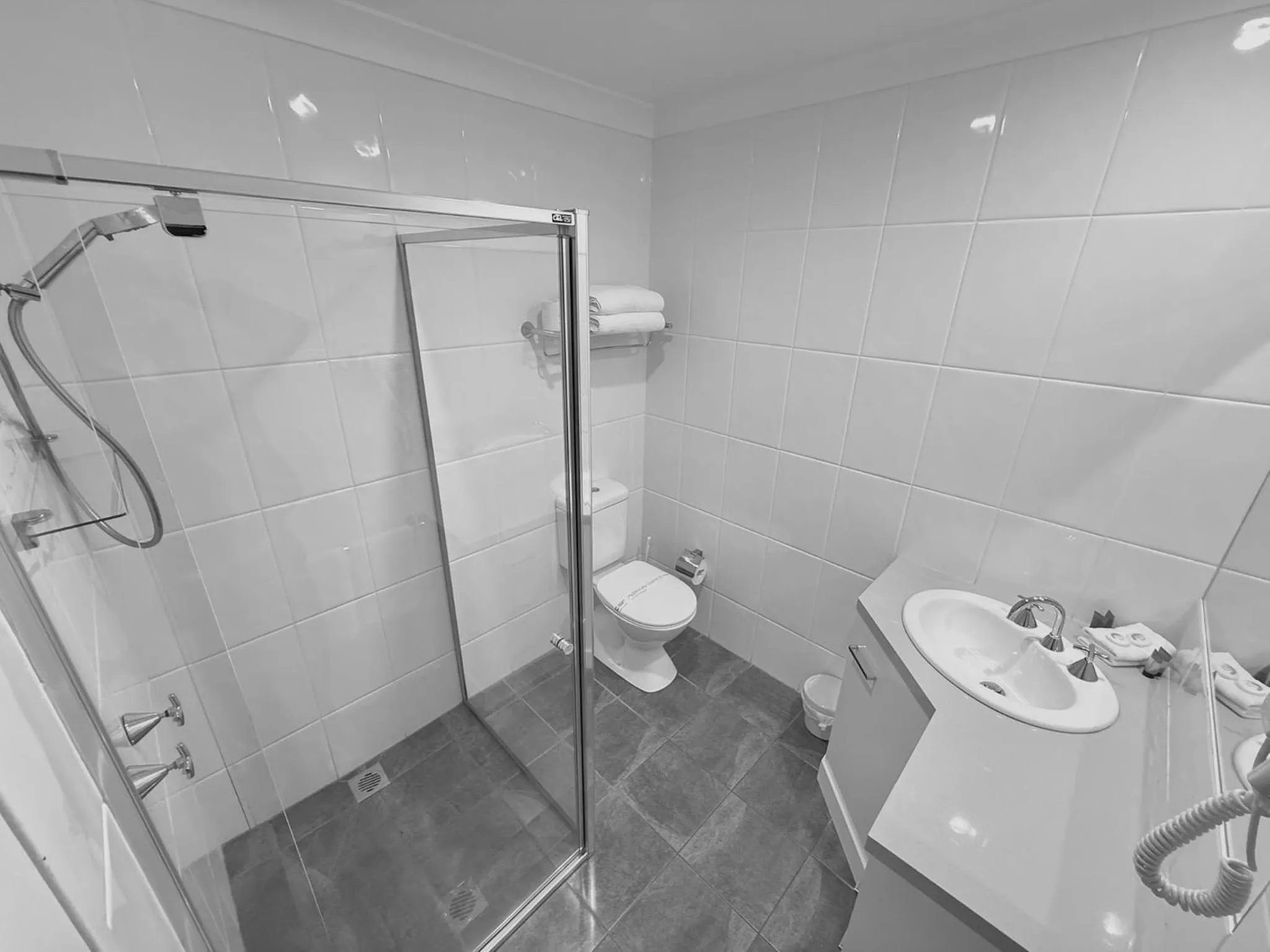 Shower in Albury Paddlesteamer