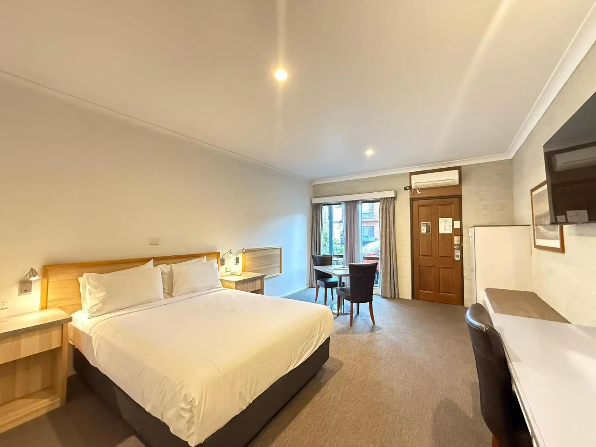 Deluxe Queen Room (ground Level) in Albury Paddlesteamer Deluxe Queen Room (ground Level) in Albury Paddlesteamer