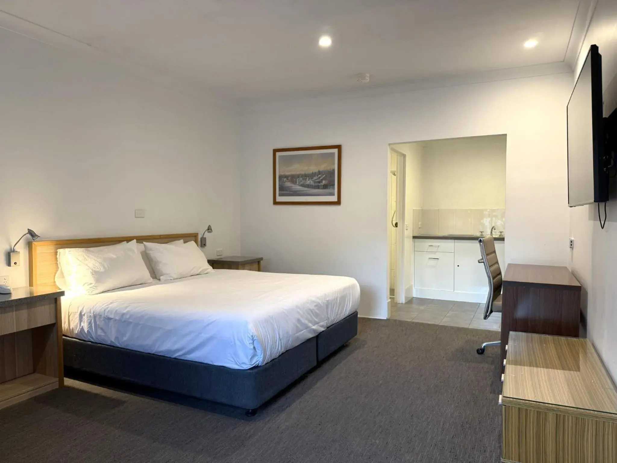King Room (Upper Level) in Albury Paddlesteamer King Room (Upper Level) in Albury Paddlesteamer