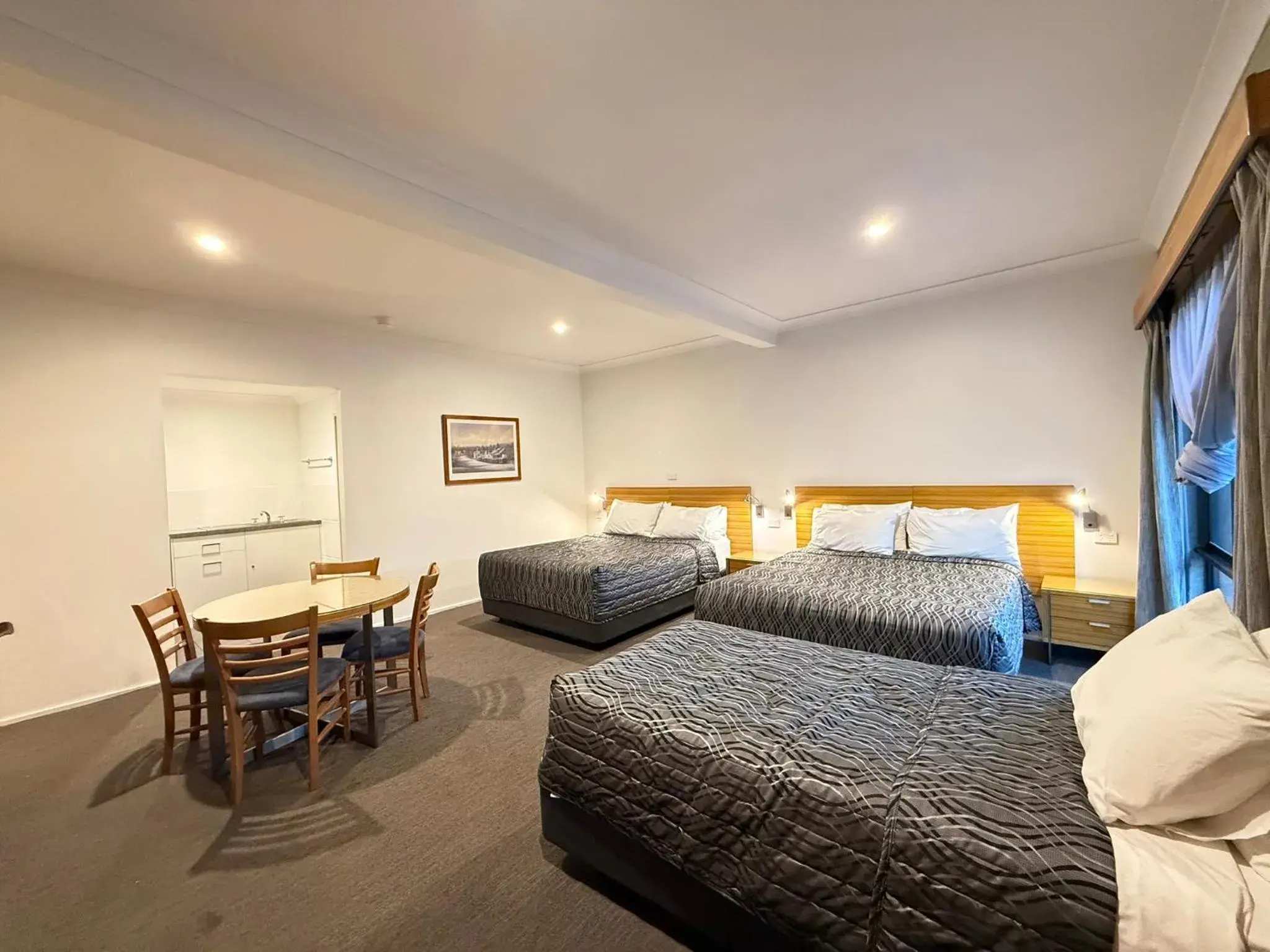 Deluxe Large Family Room in Albury Paddlesteamer Deluxe Large Family Room in Albury Paddlesteamer