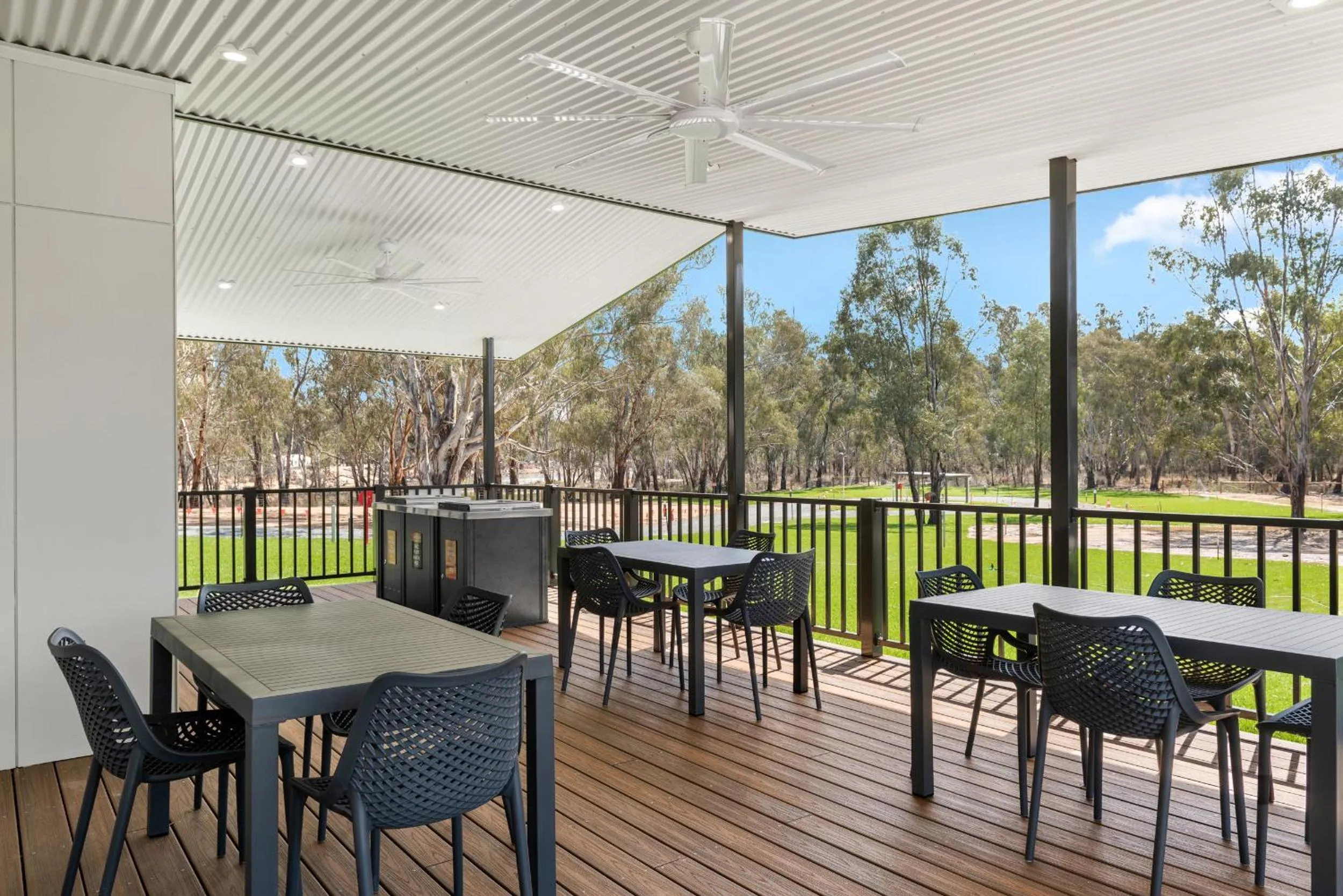 BBQ facilities in Discovery Parks - Echuca