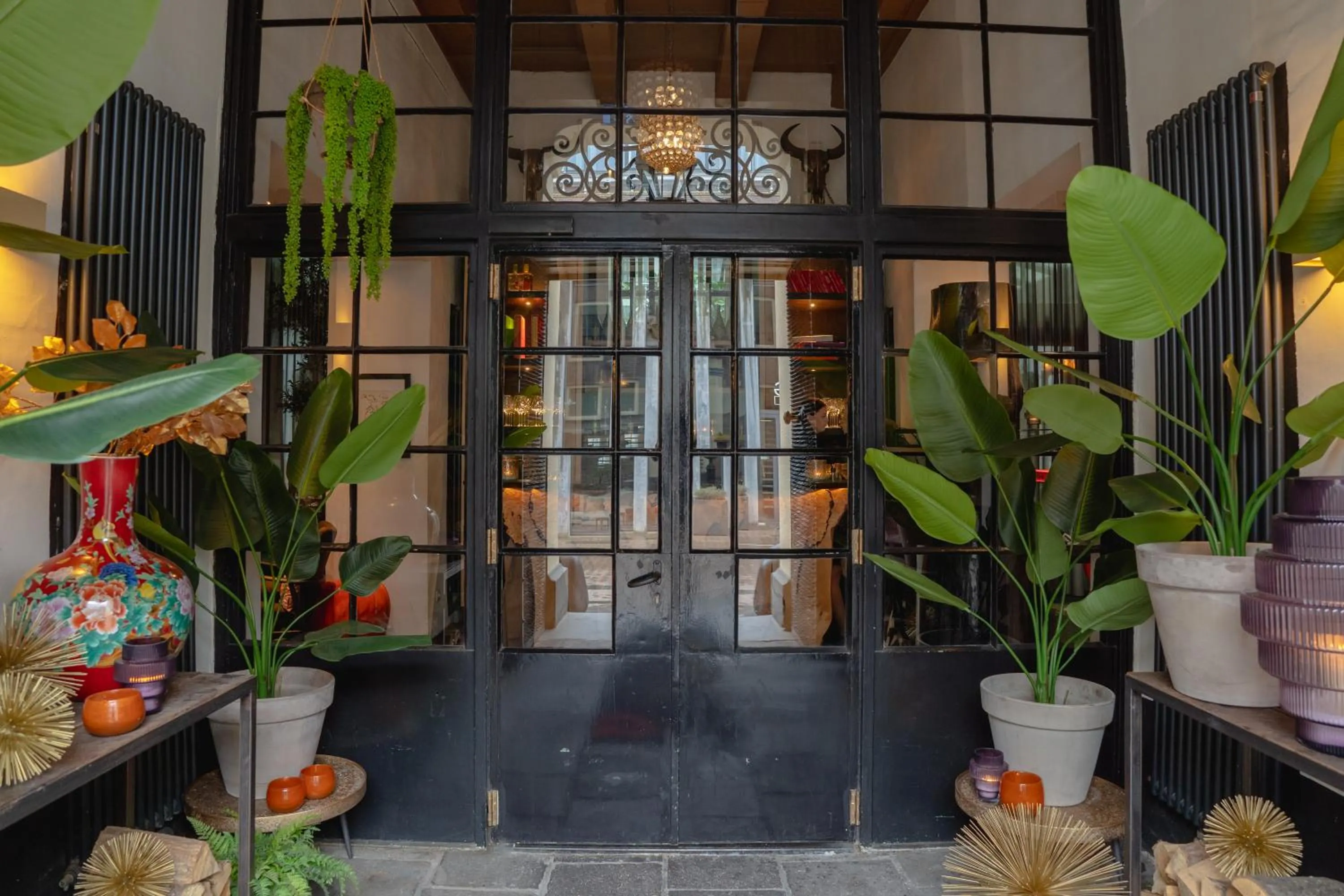 Facade/entrance in Librije's Hotel
