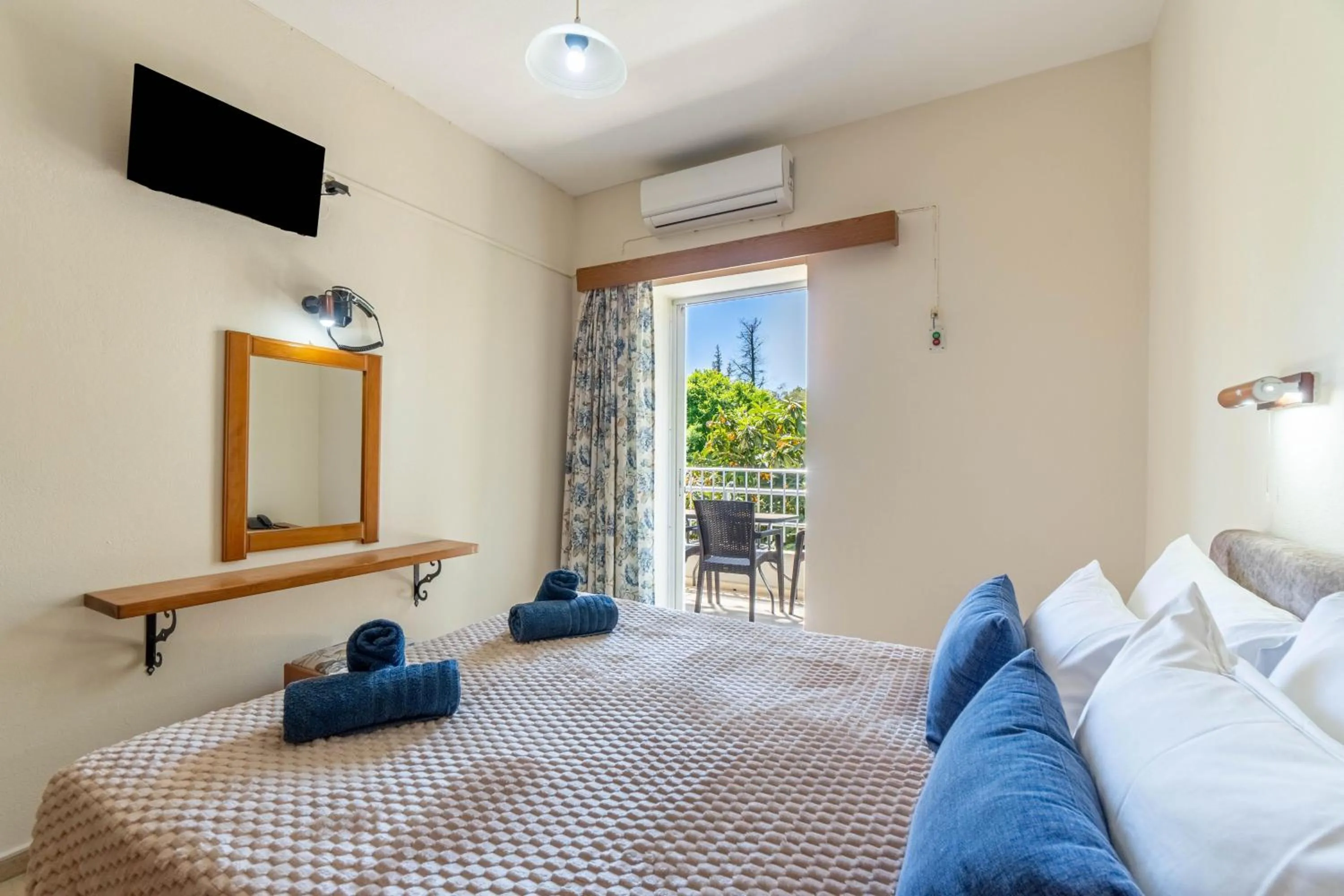 Photo of the whole room, Bed in Angela Hotel & Apartments