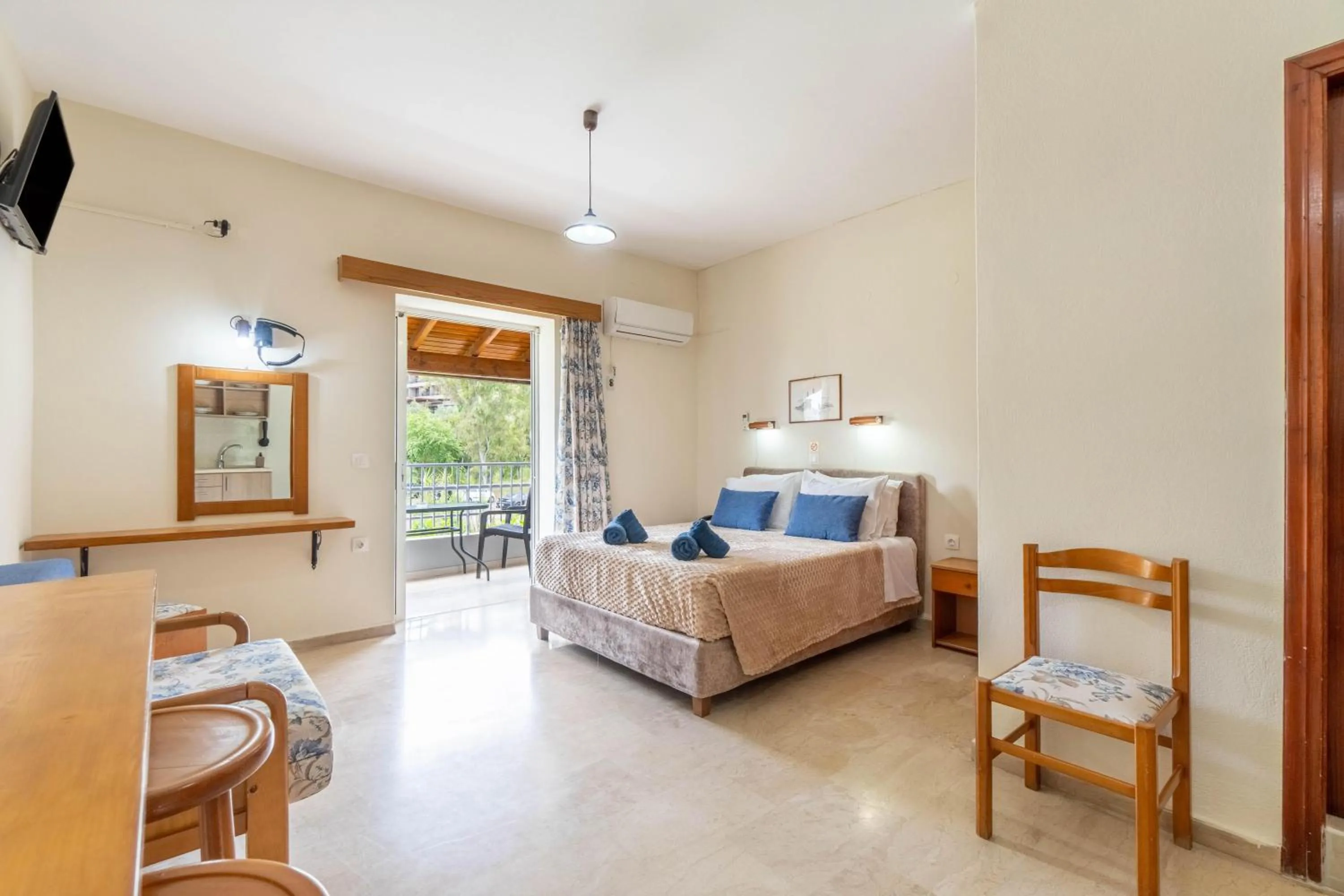 Photo of the whole room, Bed in Angela Hotel & Apartments