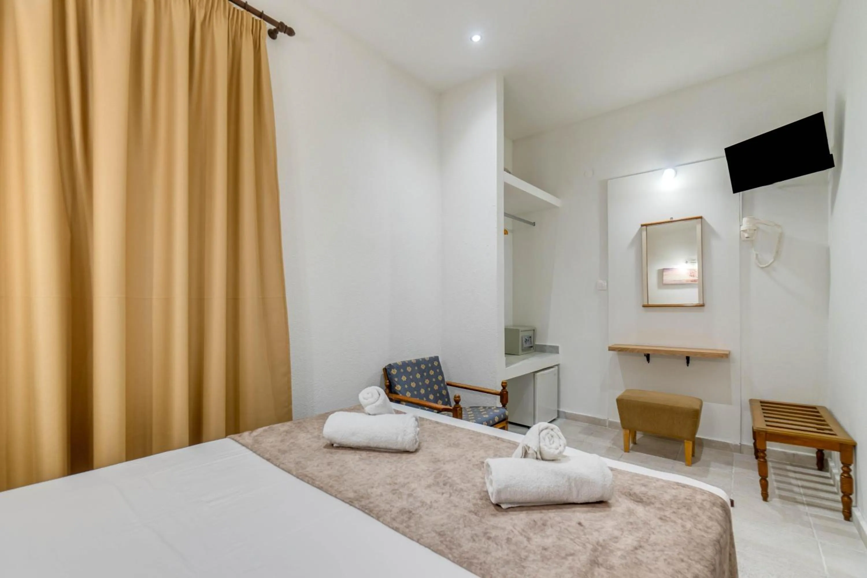 Photo of the whole room, Bed in Angela Hotel & Apartments