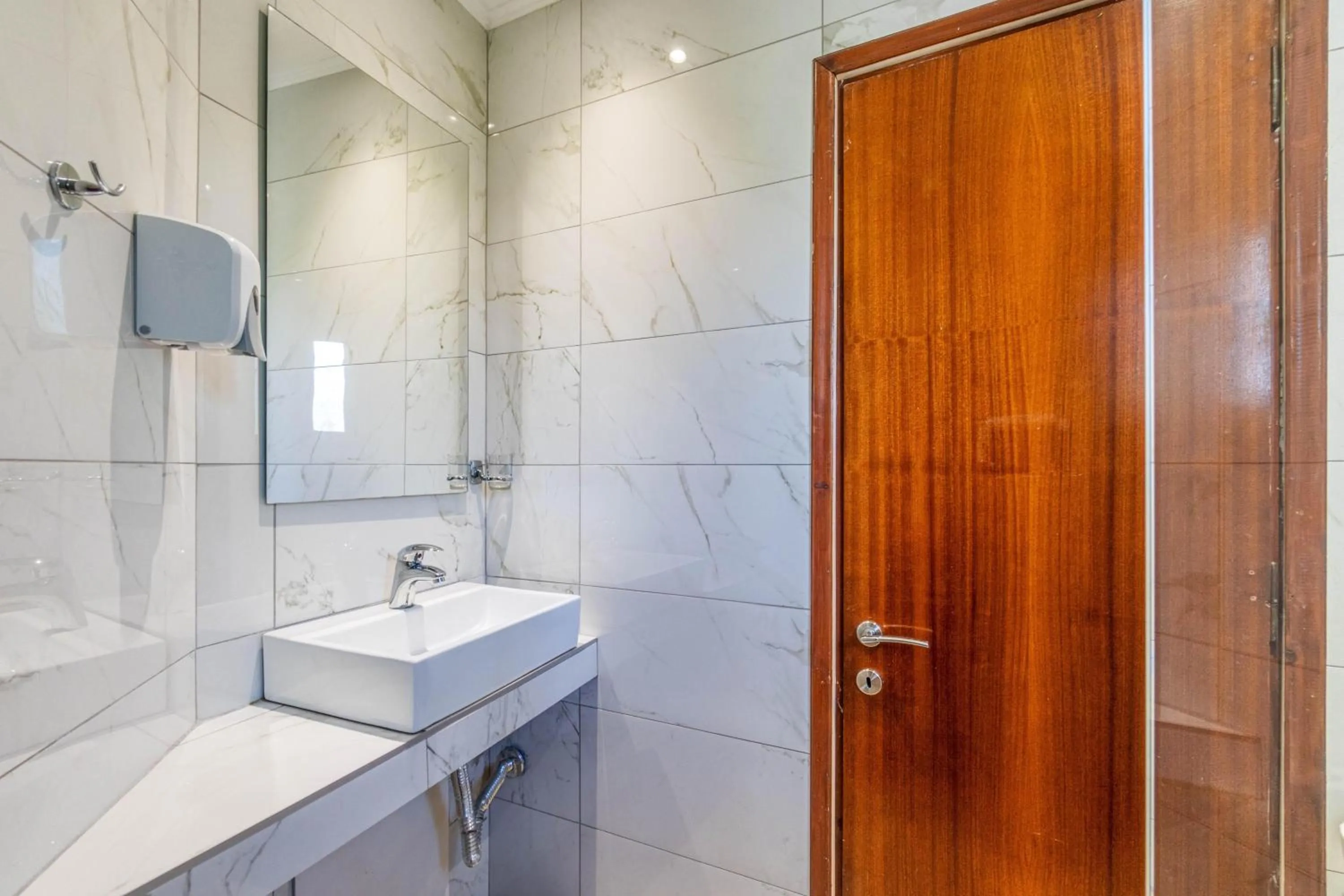 Bathroom in Angela Hotel & Apartments