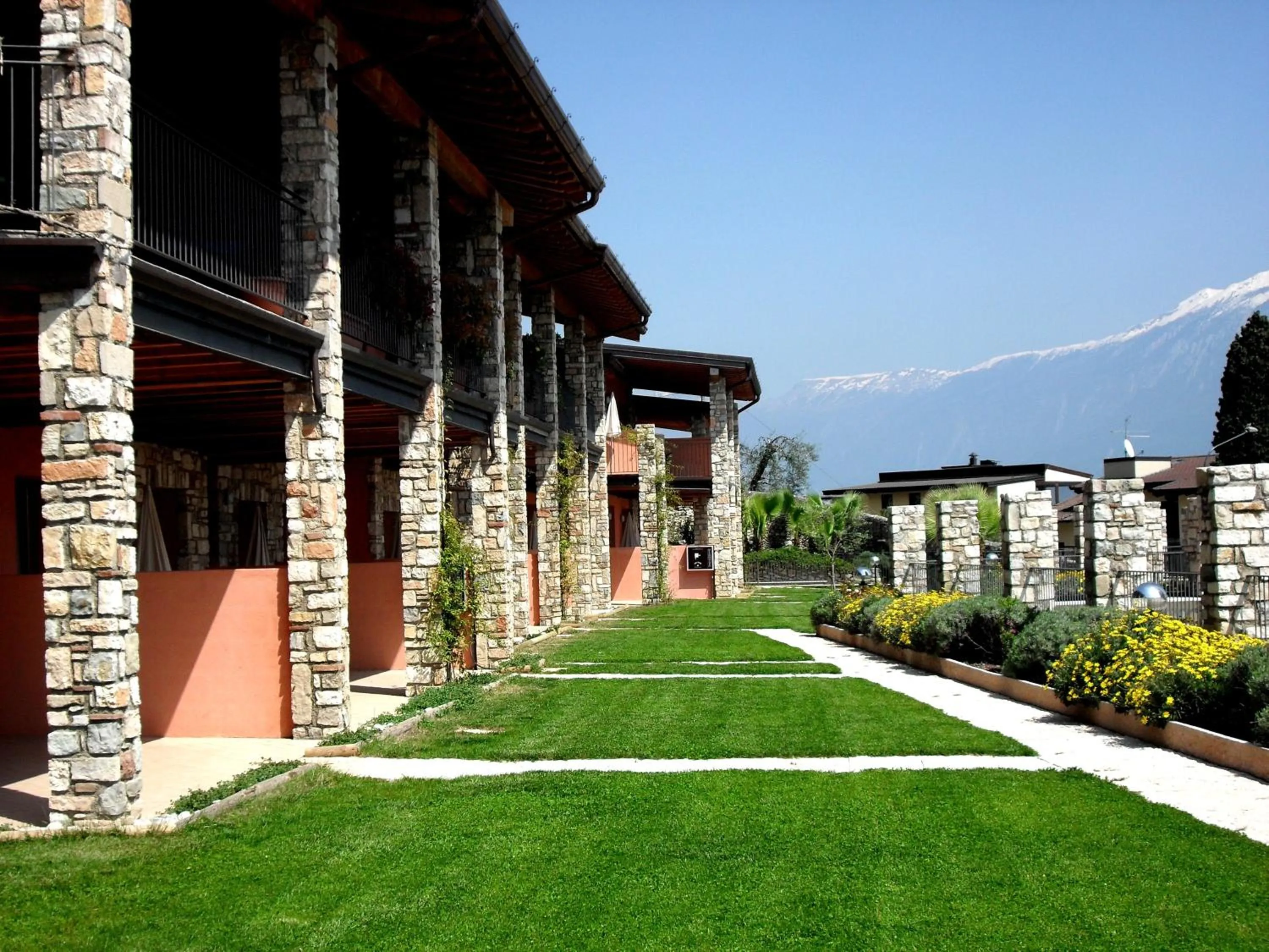 Property building in Residence Borgo Dei Limoni - Appartamenti con Garage