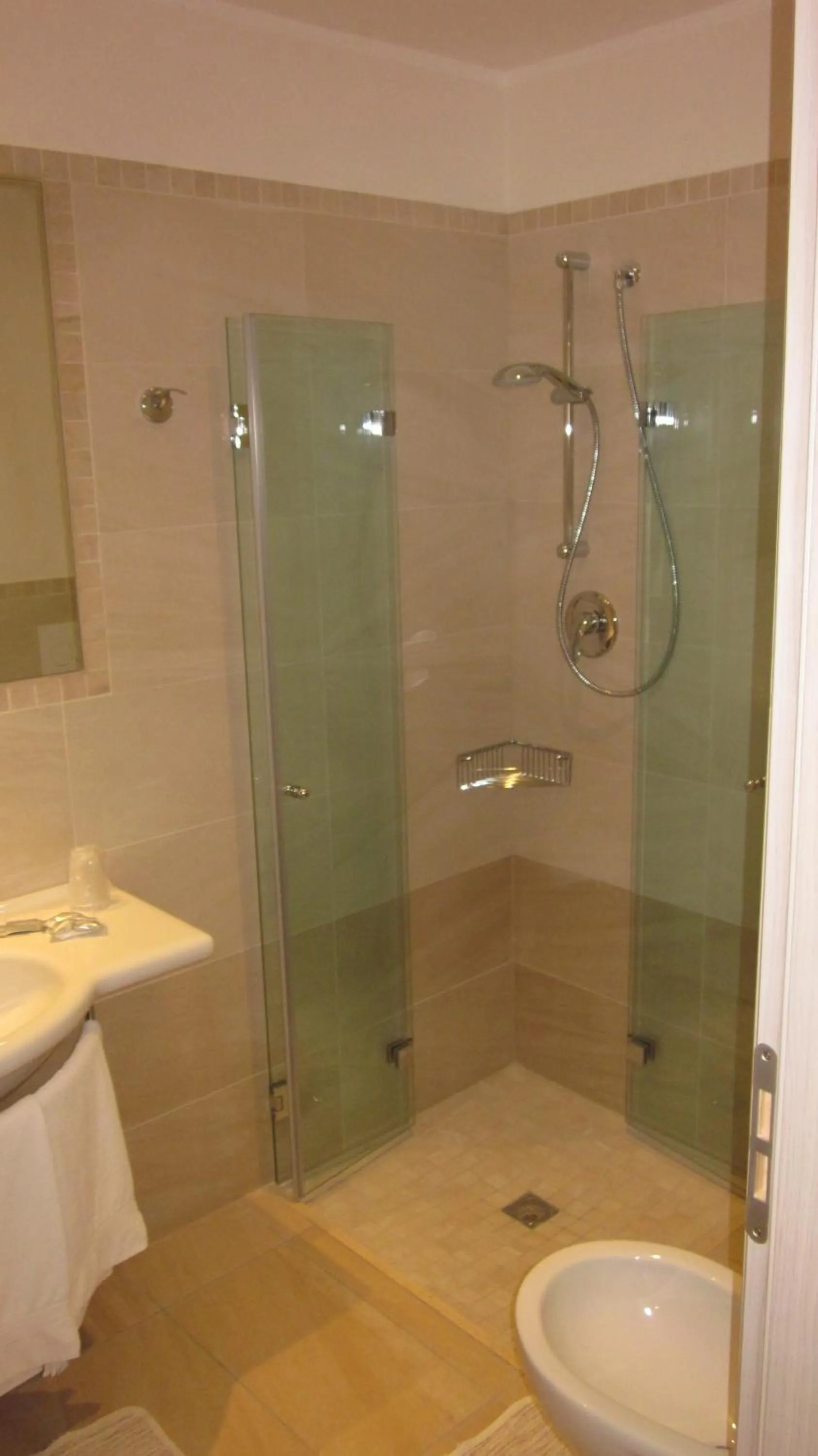 Bathroom in Hotel Globus