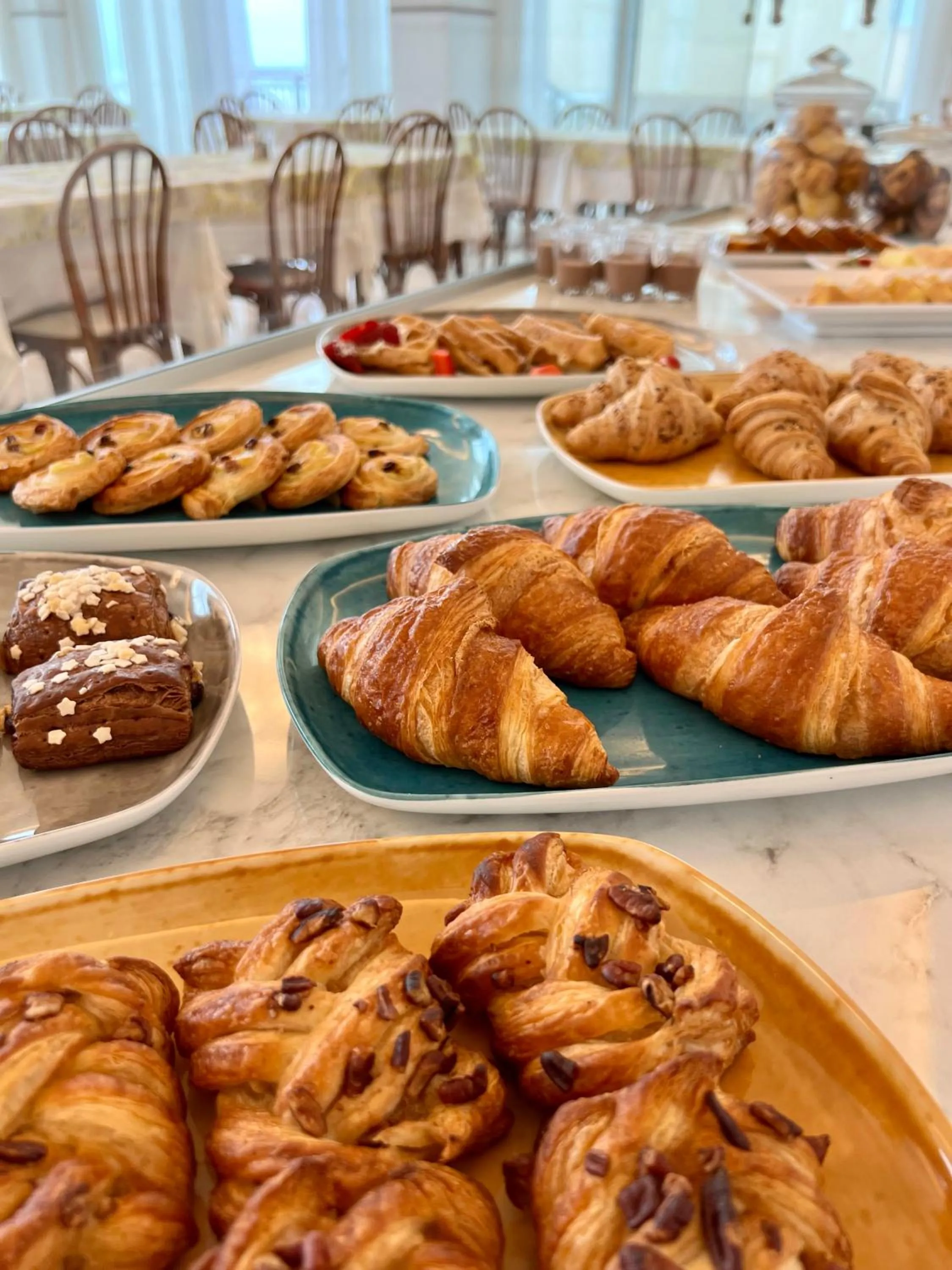 Buffet breakfast in Hotel Globus