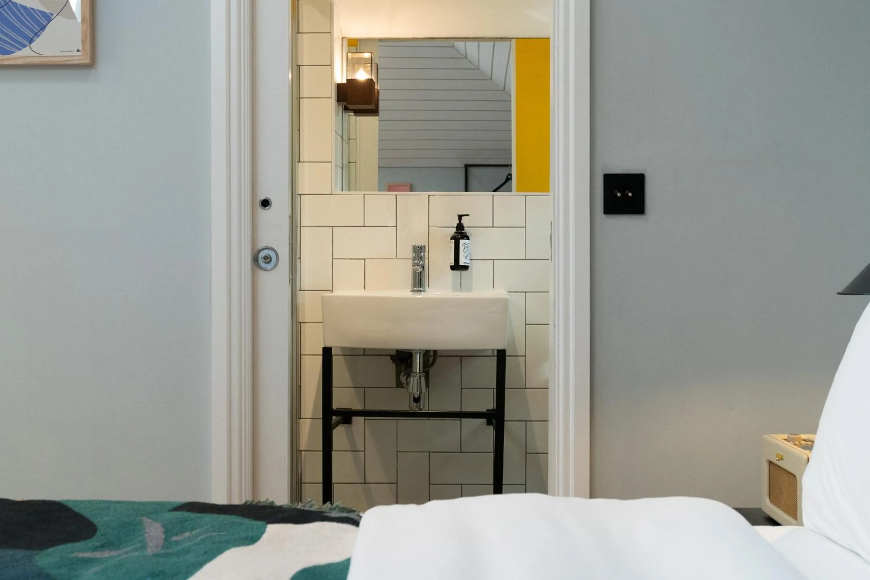 Bathroom, Bed in room2 London Hammersmith Townhouse