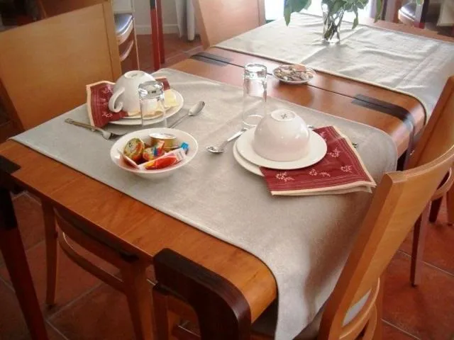 Bedroom in Hôtel Le Chevalier Gambette