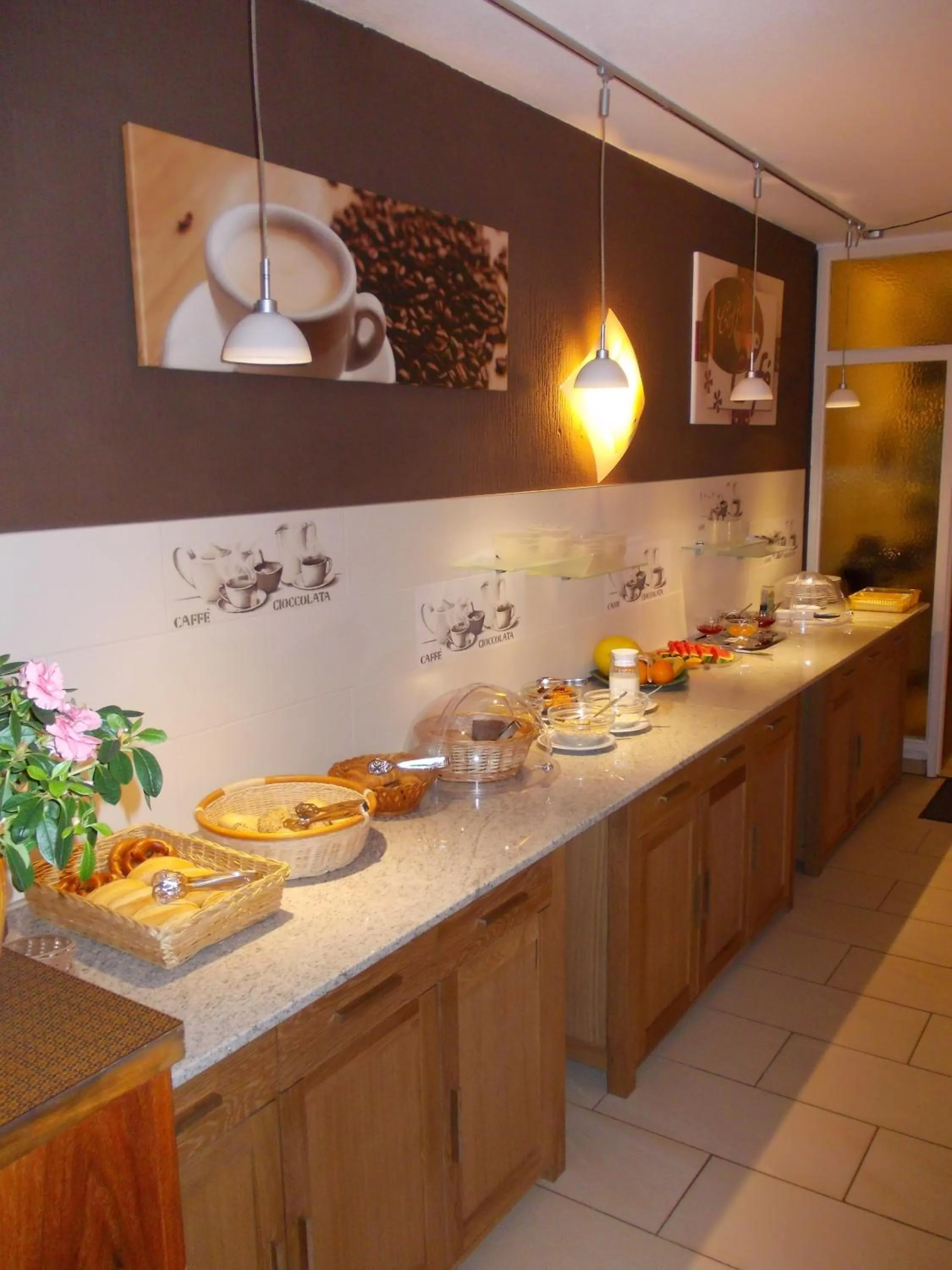 Restaurant/places to eat in Hotel Schmid