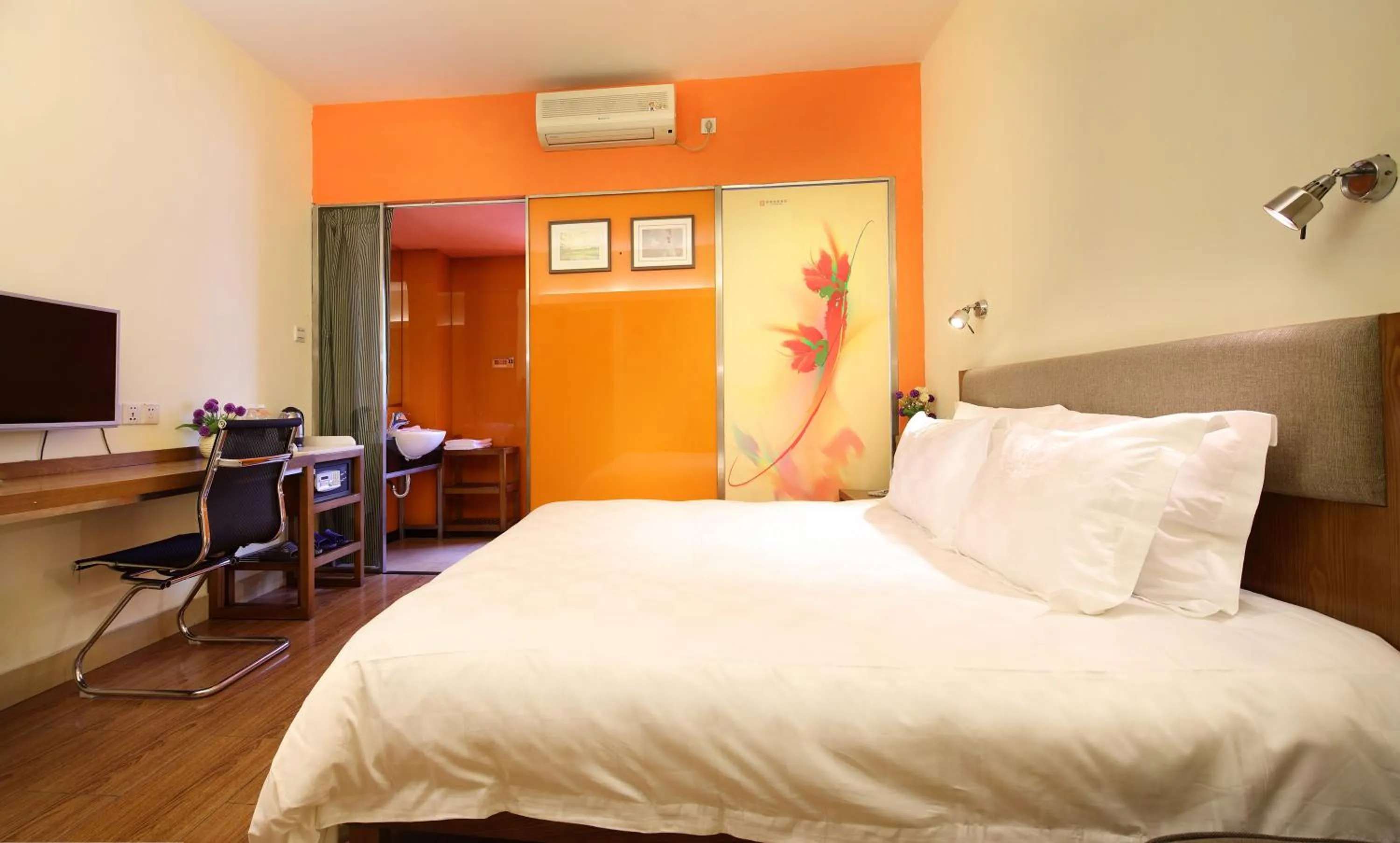 Photo of the whole room in Yanjiang East Garden Inn