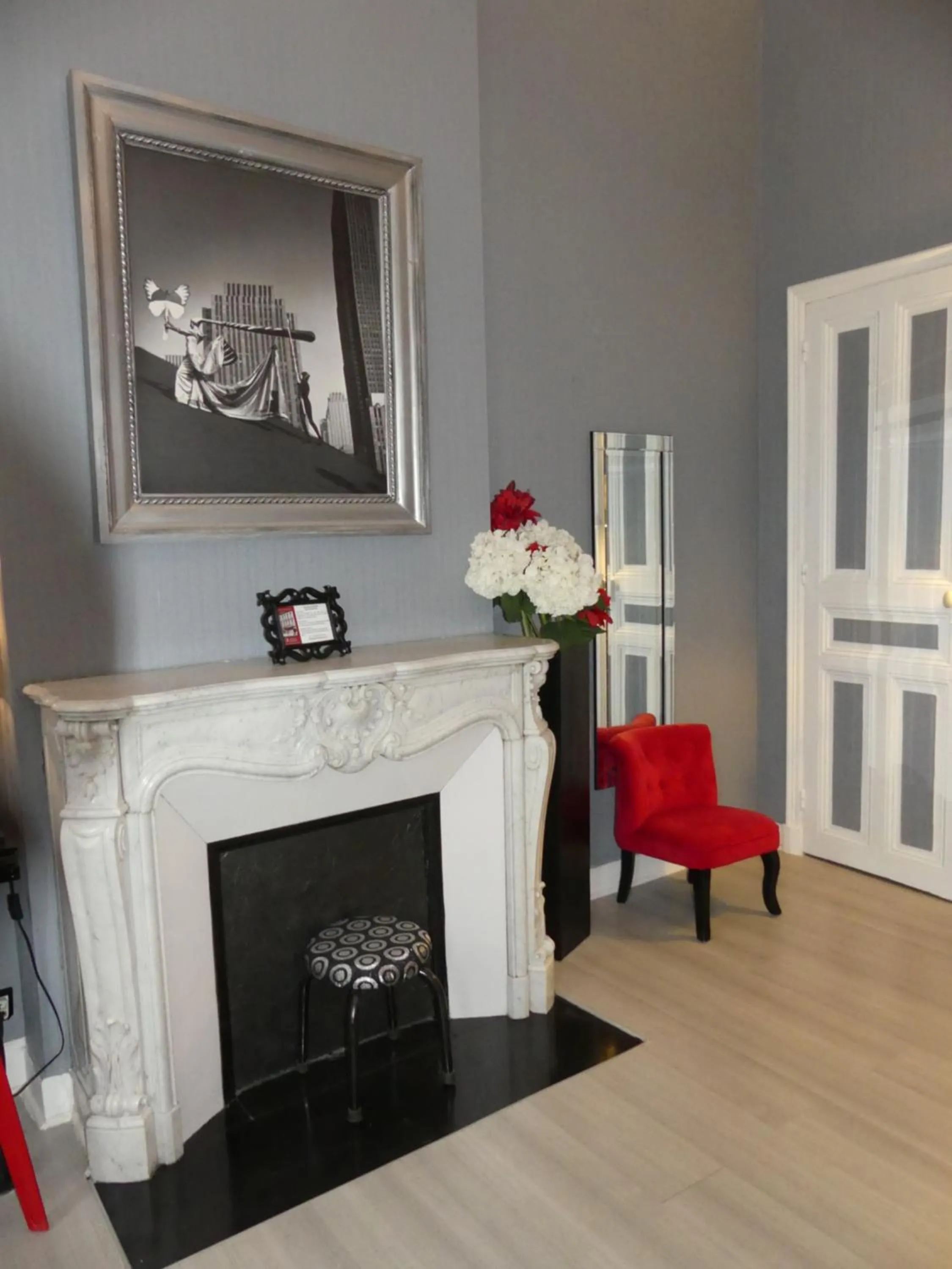 Photo of the whole room in Hôtel de Charme Le Provence