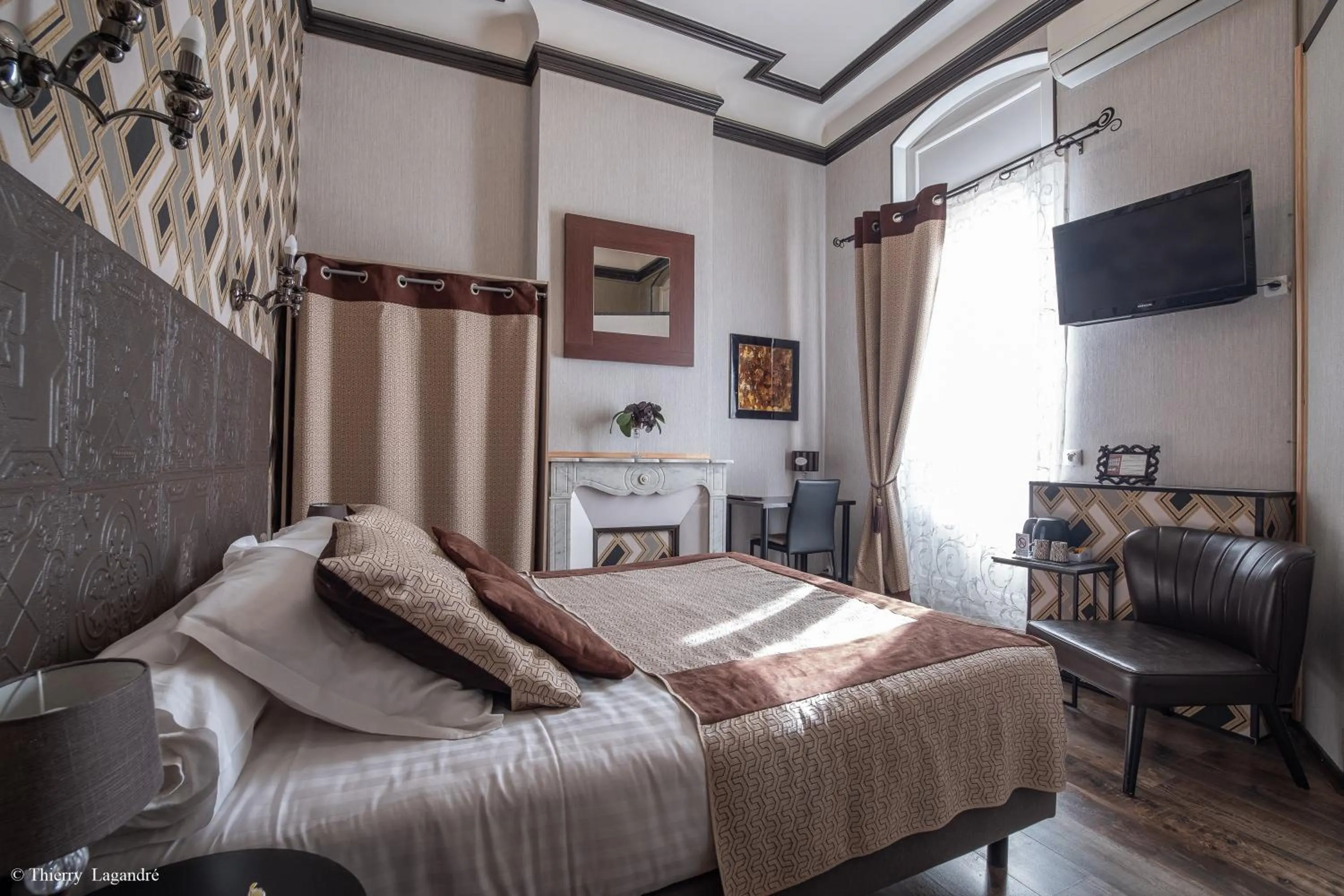 Decorative detail, Bed in Hôtel de Charme Le Provence