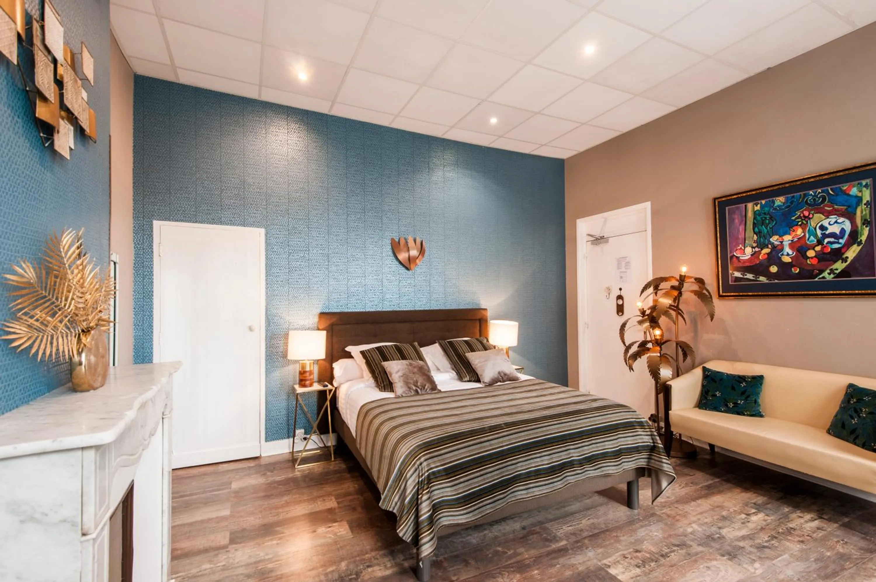 Bed in Hôtel de Charme Le Provence