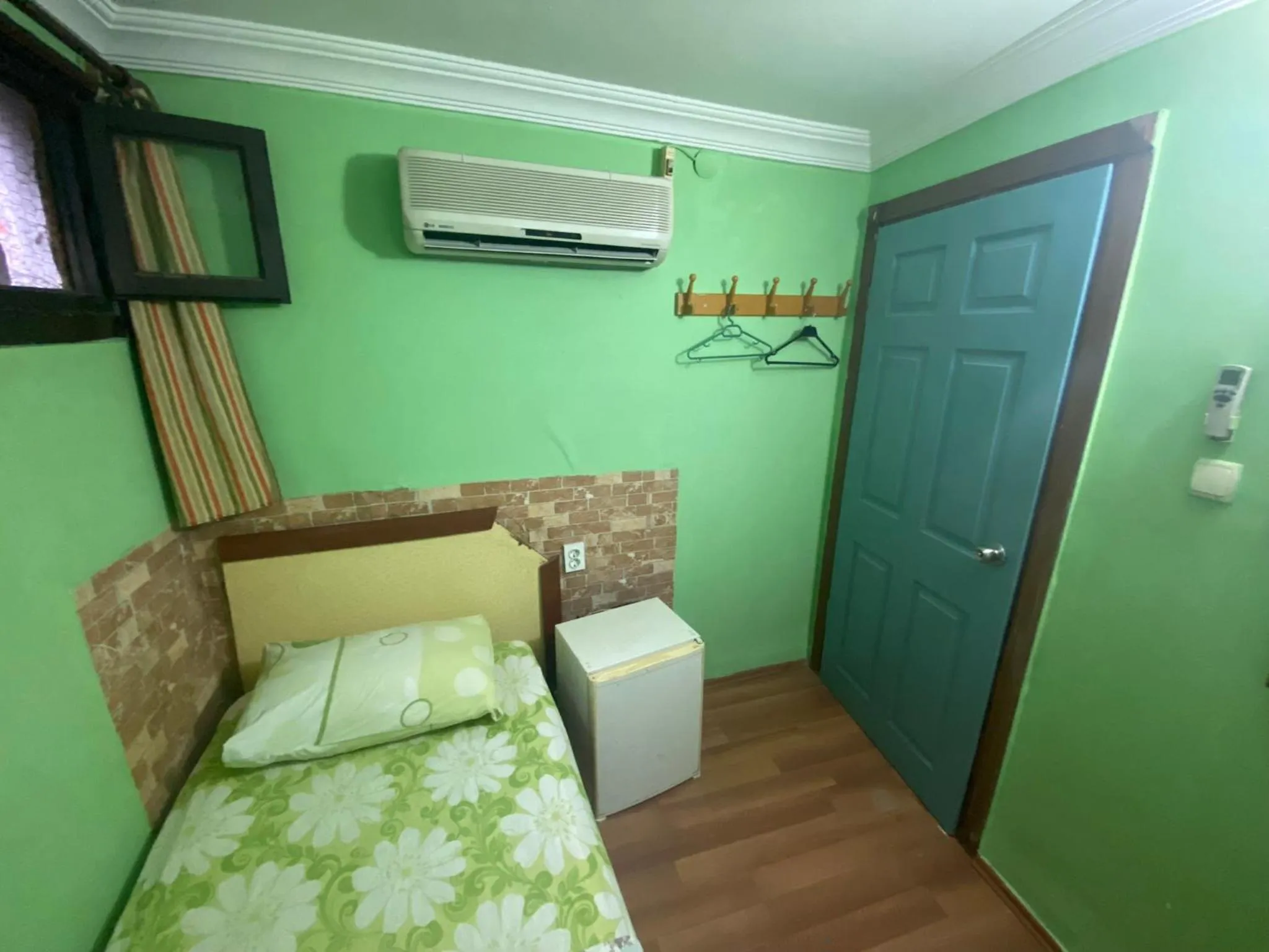 Bed in Camel Hotel & Apart