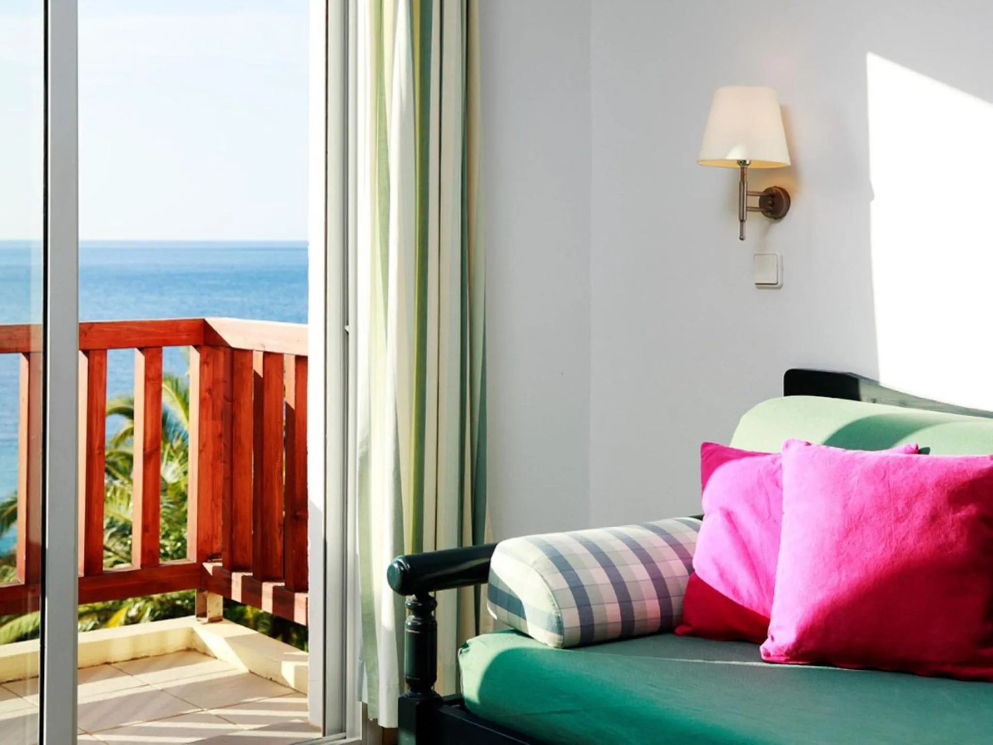 Sea view, Bed in Hapimag Resort Damnoni