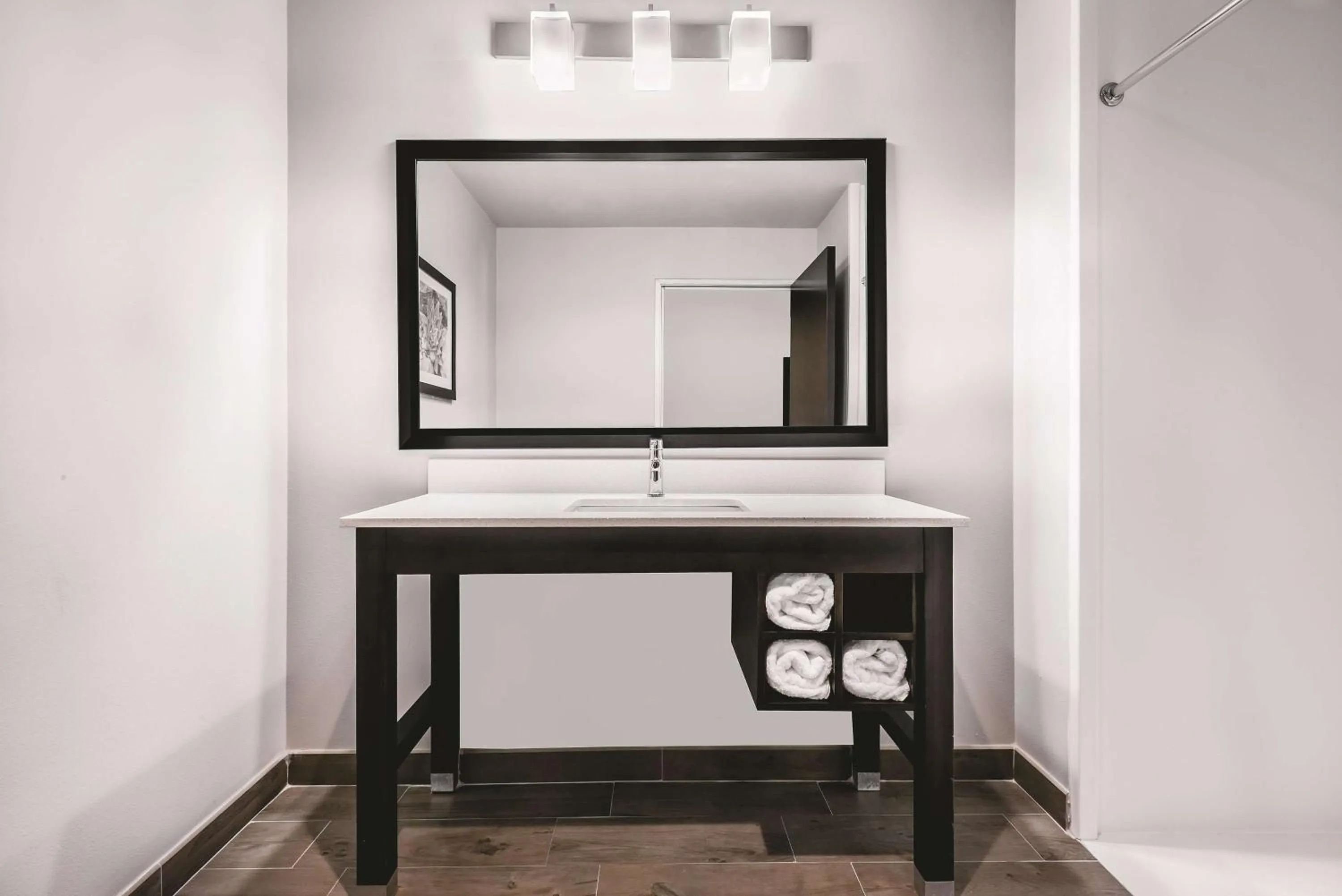 Photo of the whole room in La Quinta by Wyndham McAllen Convention Center