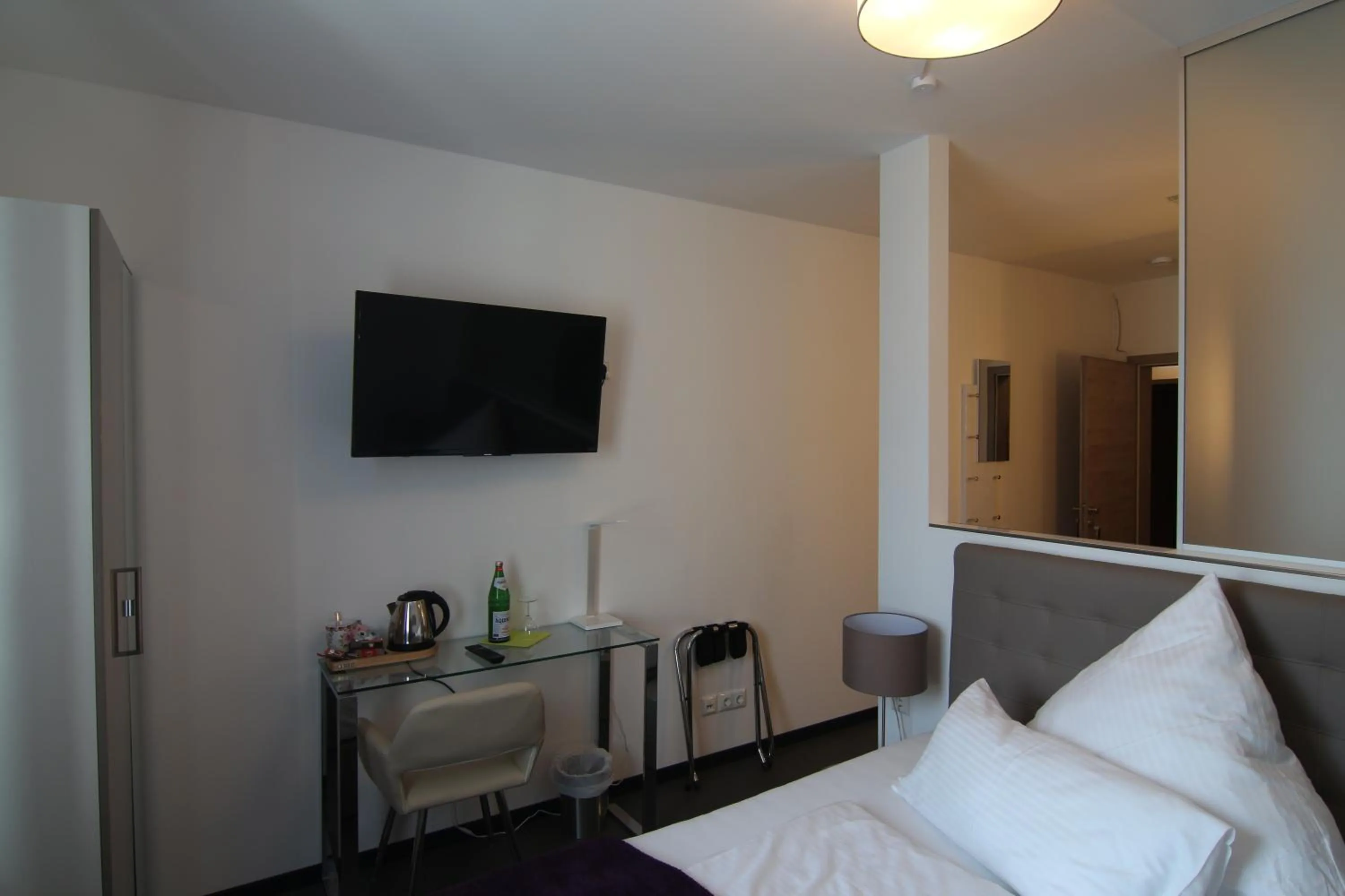 Photo of the whole room, Bed in Hotel & Restaurant Arnoldusklause