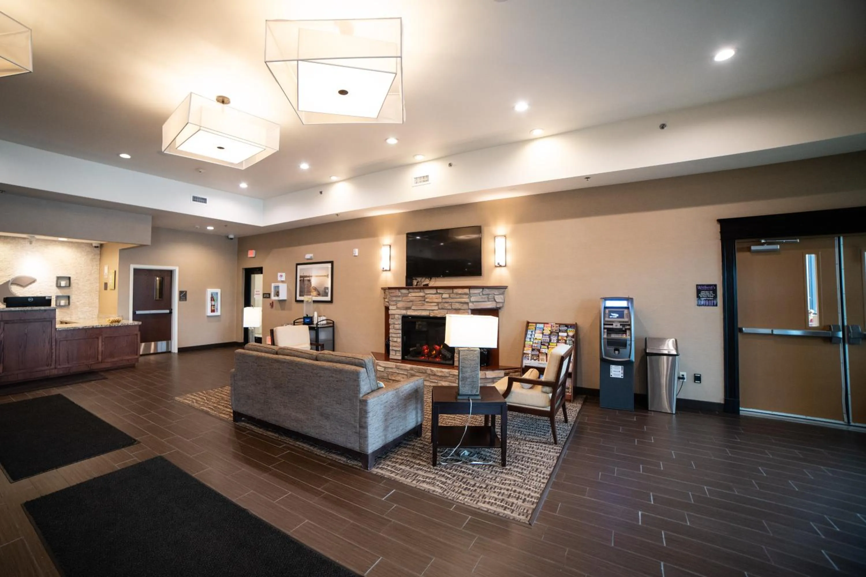 Communal lounge/ TV room in Comfort Suites University Brookings