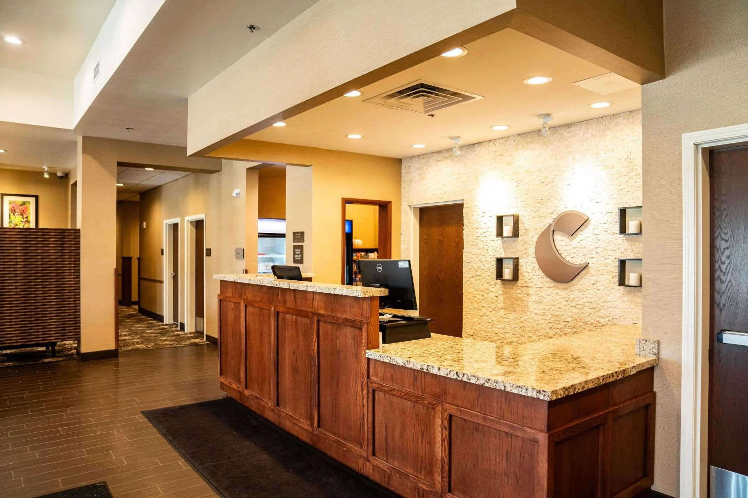 Lobby or reception in Comfort Suites University Brookings