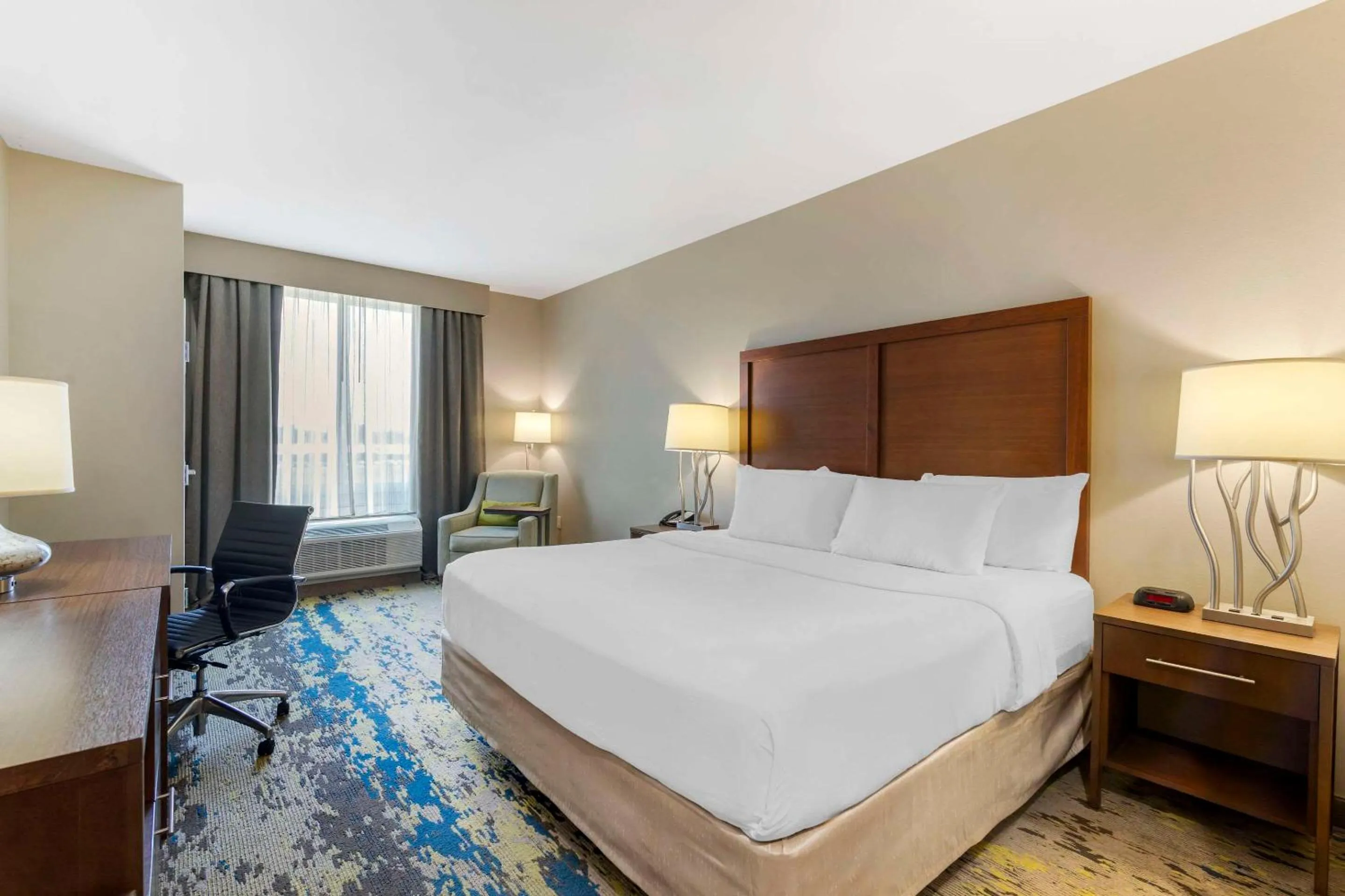 Bedroom, Bed in Comfort Inn & Suites Valdosta I-75