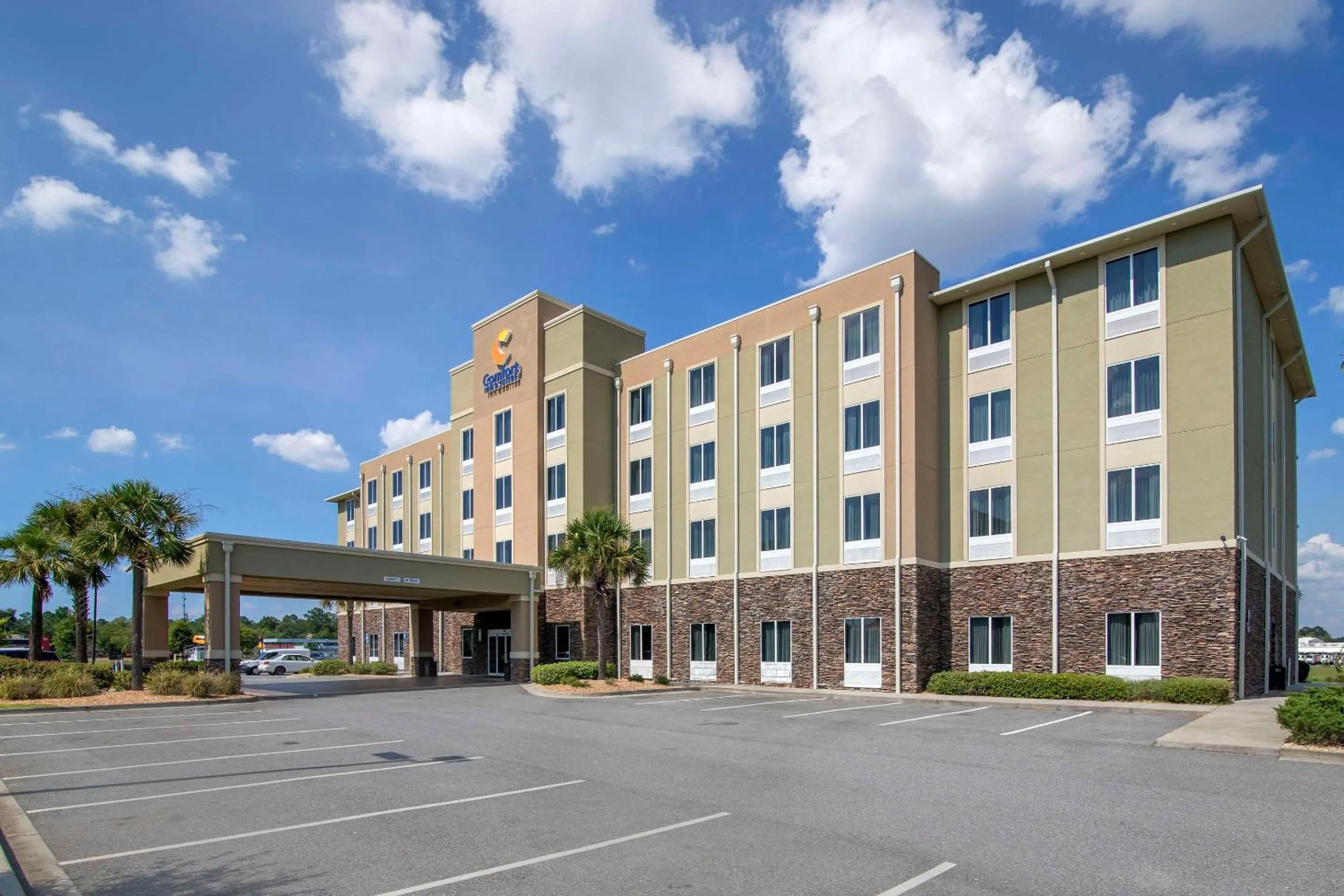Property building in Comfort Inn & Suites Valdosta I-75