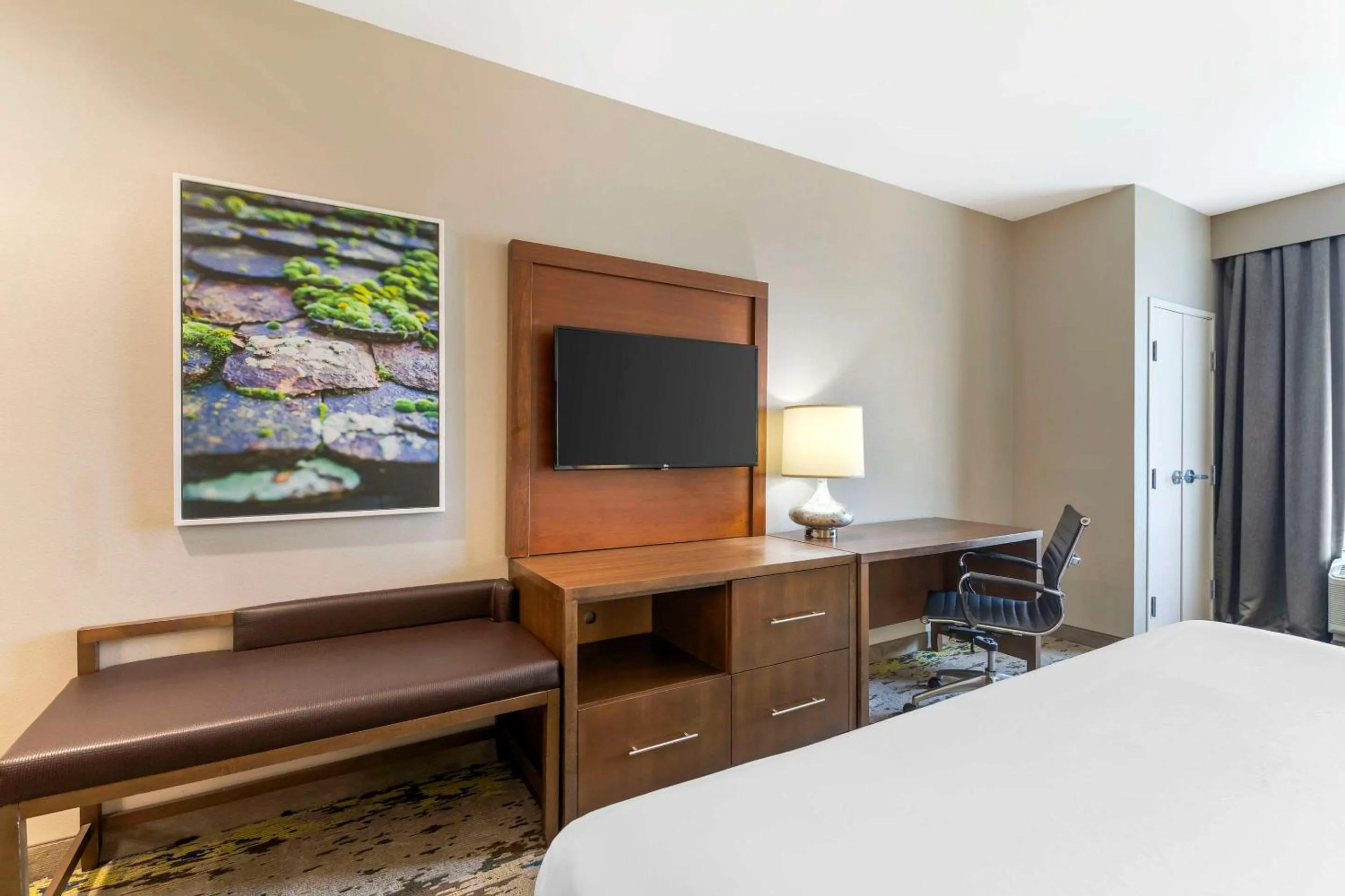 Bedroom, Bed in Comfort Inn & Suites Valdosta I-75