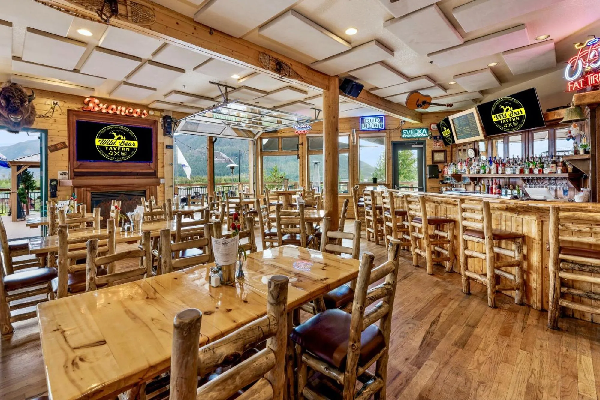 Restaurant/places to eat in Gateway Inn