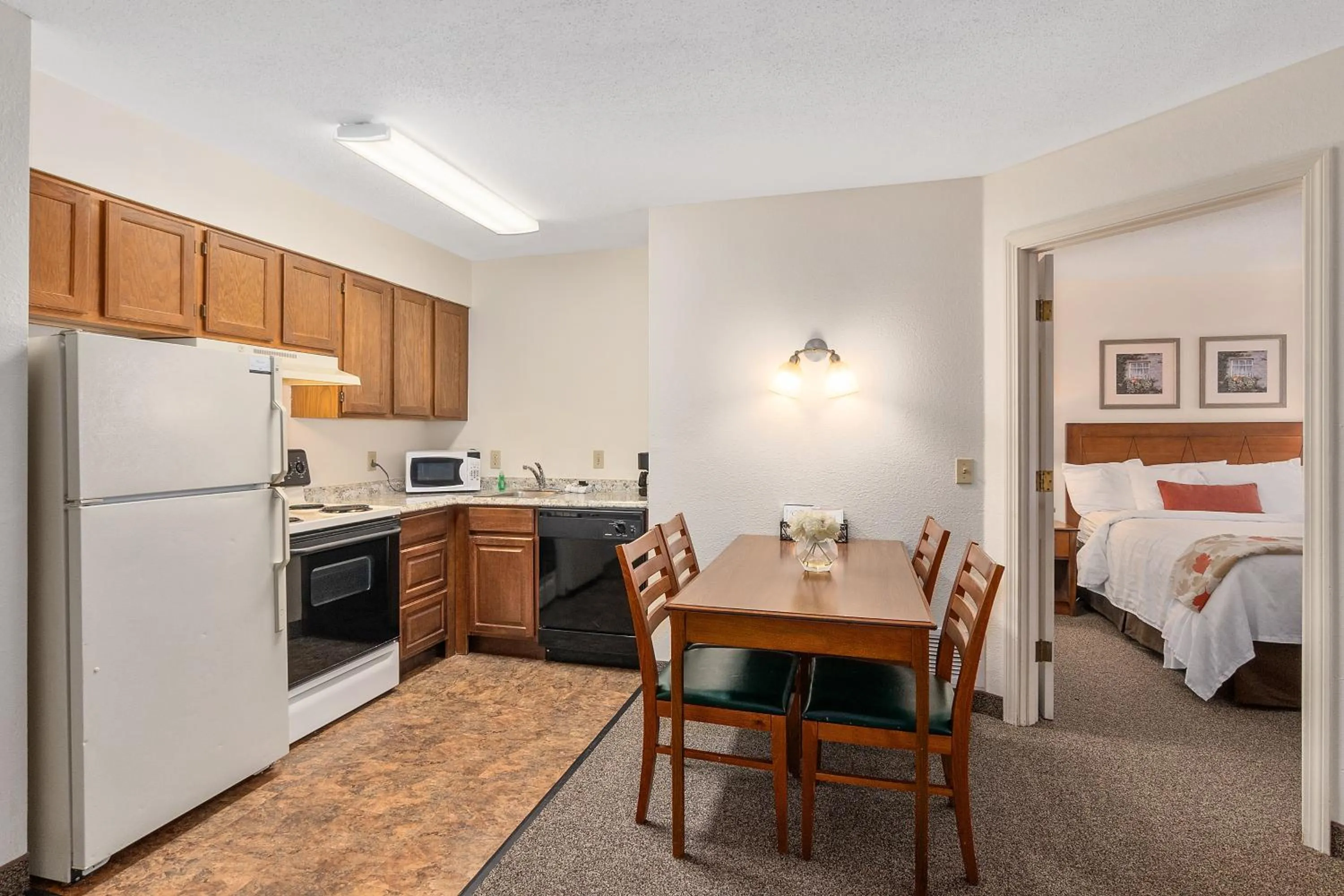 Communal kitchen, Bed in Residences at Daniel Webster