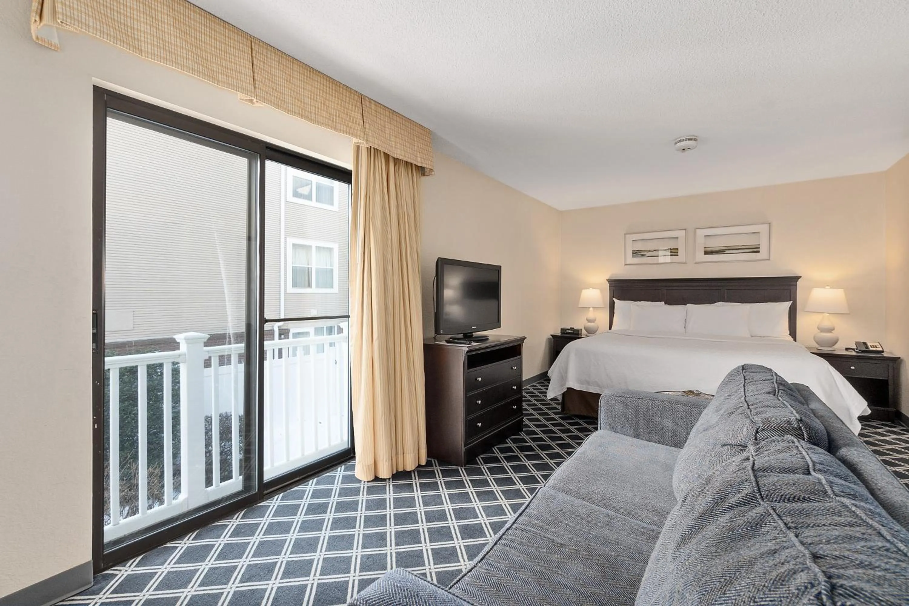 TV and multimedia, Bed in Residences at Daniel Webster