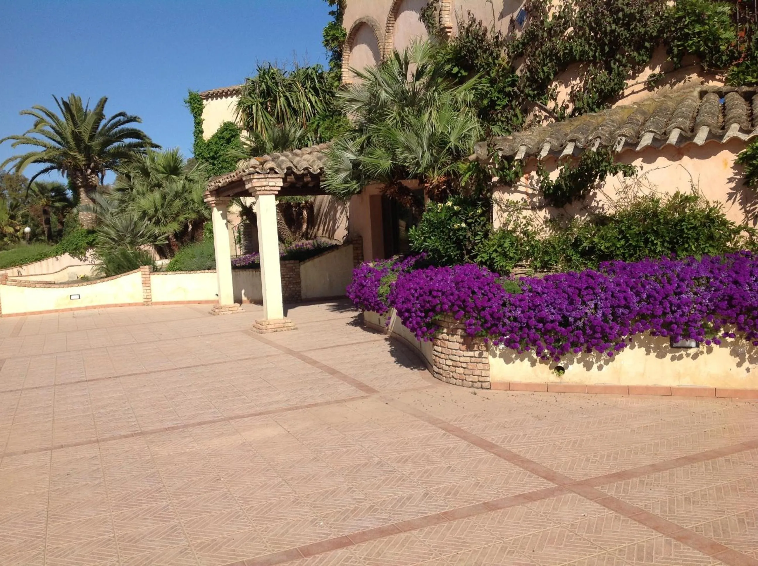 Decorative detail in Baia Delle Palme Beach