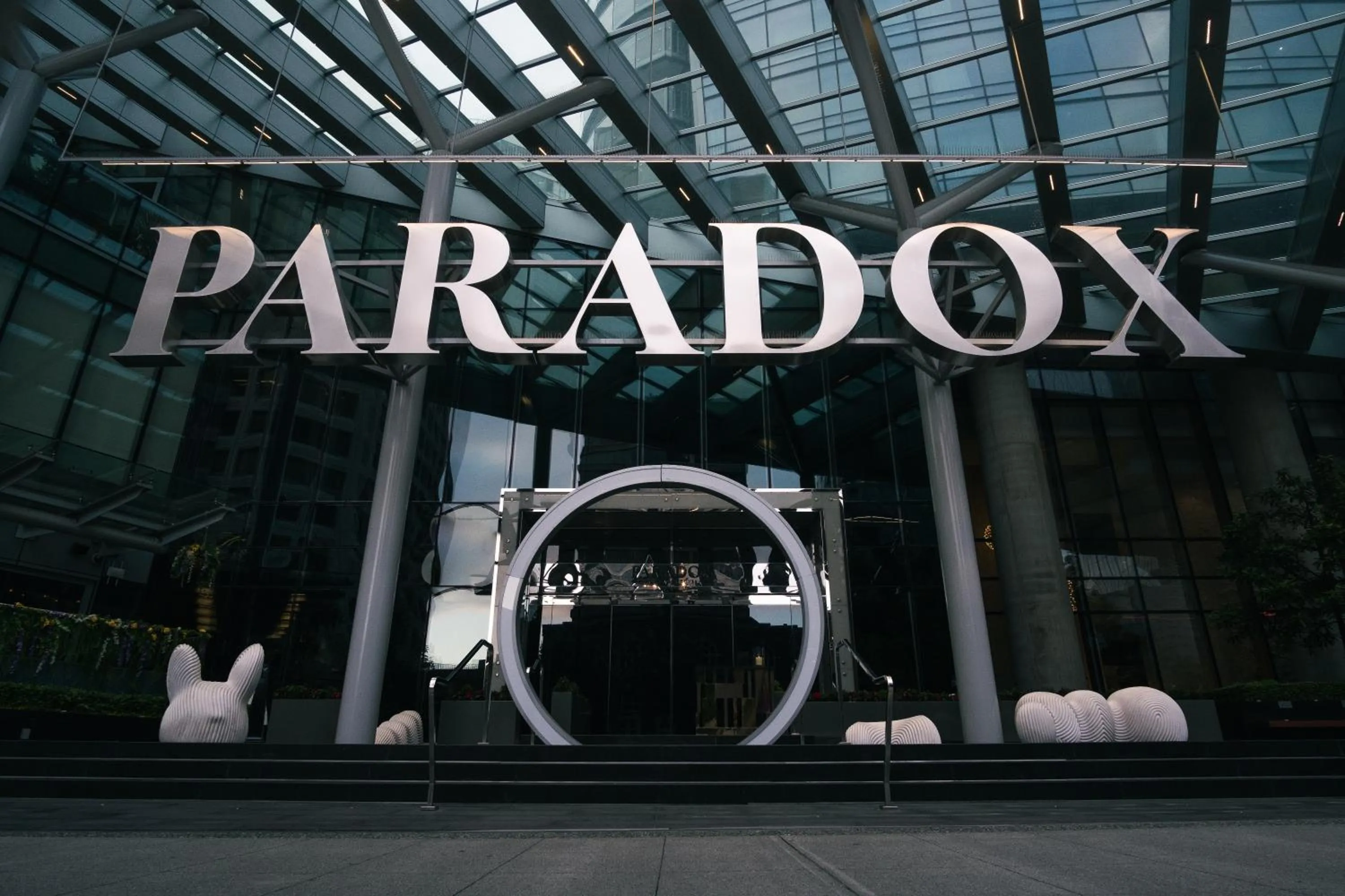 Facade/entrance in Paradox Vancouver