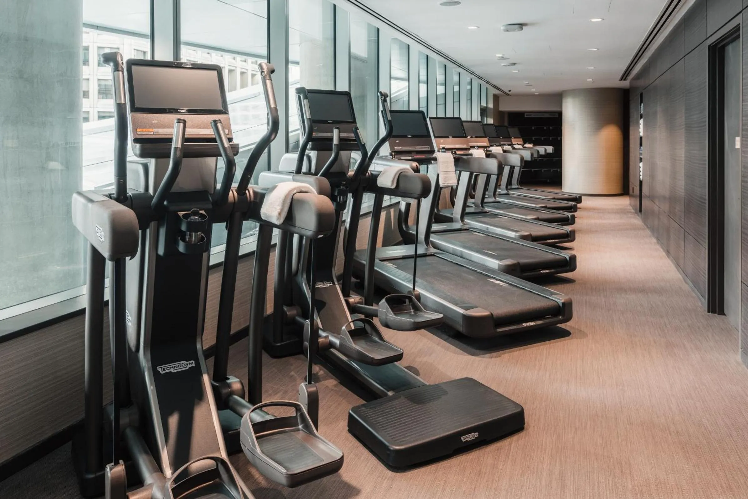 Fitness centre/facilities in Paradox Vancouver