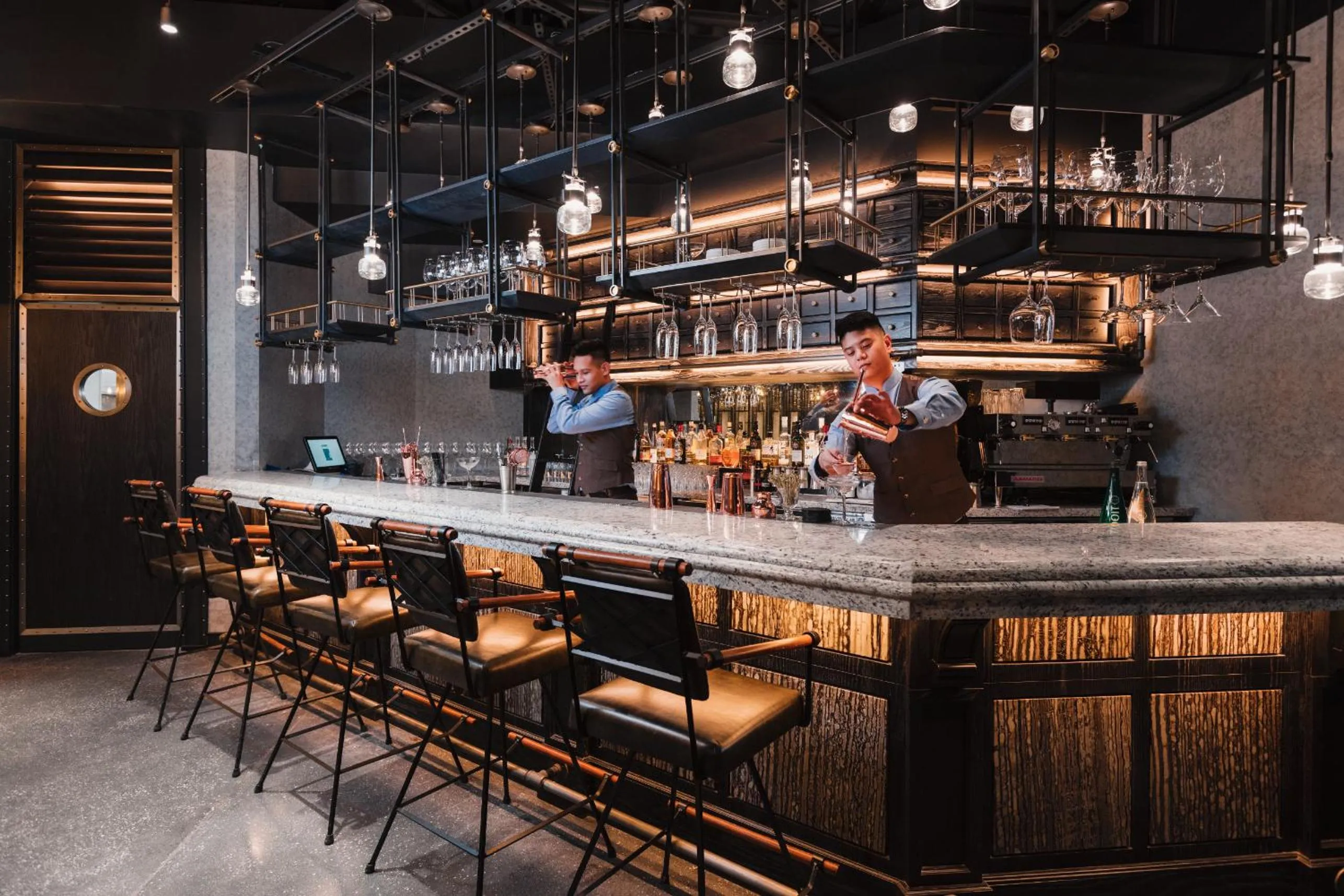 Restaurant/places to eat in Paradox Vancouver