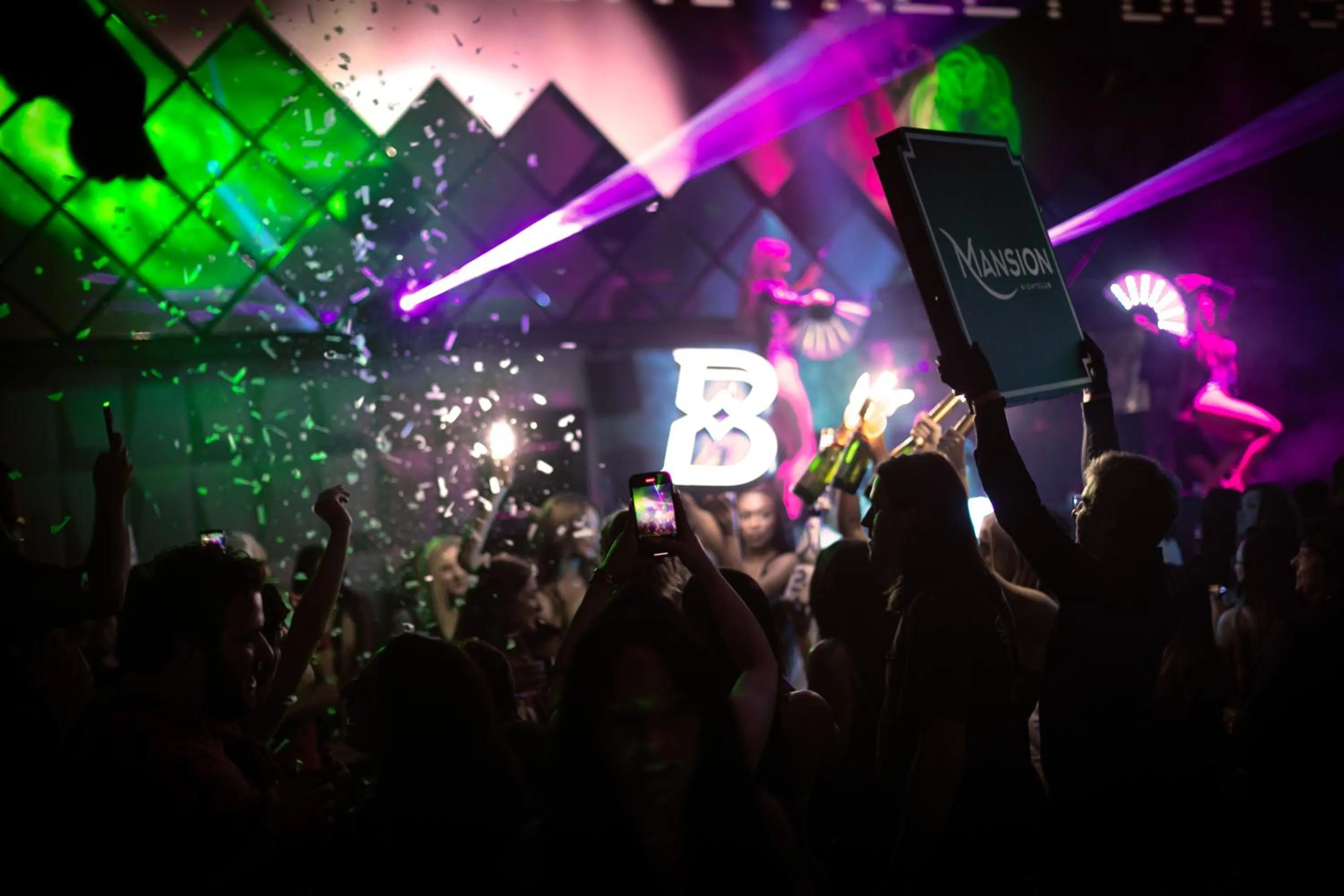 Nightclub / DJ in Paradox Vancouver