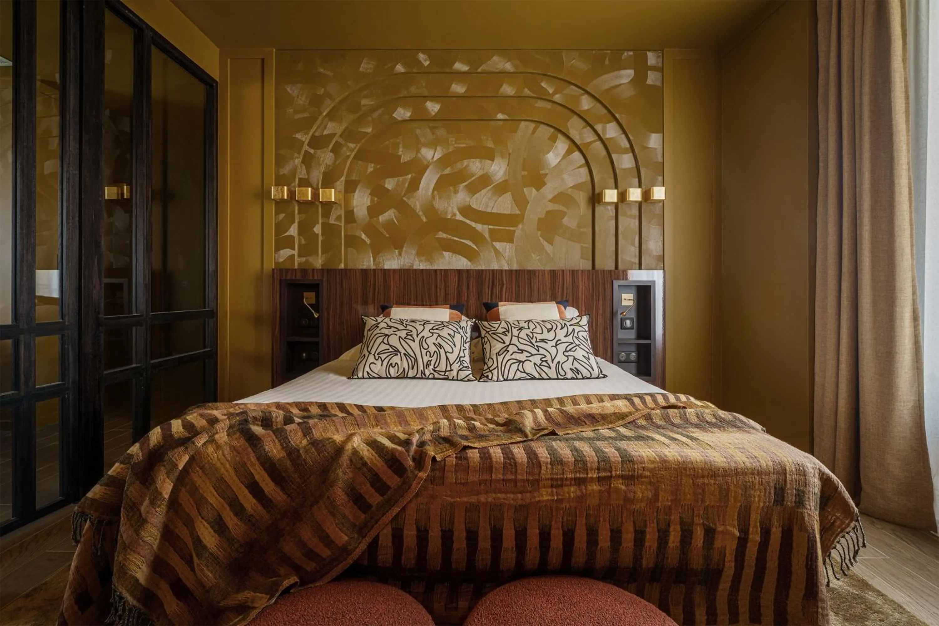 Bed in Hotel Gounod Fully Renovated