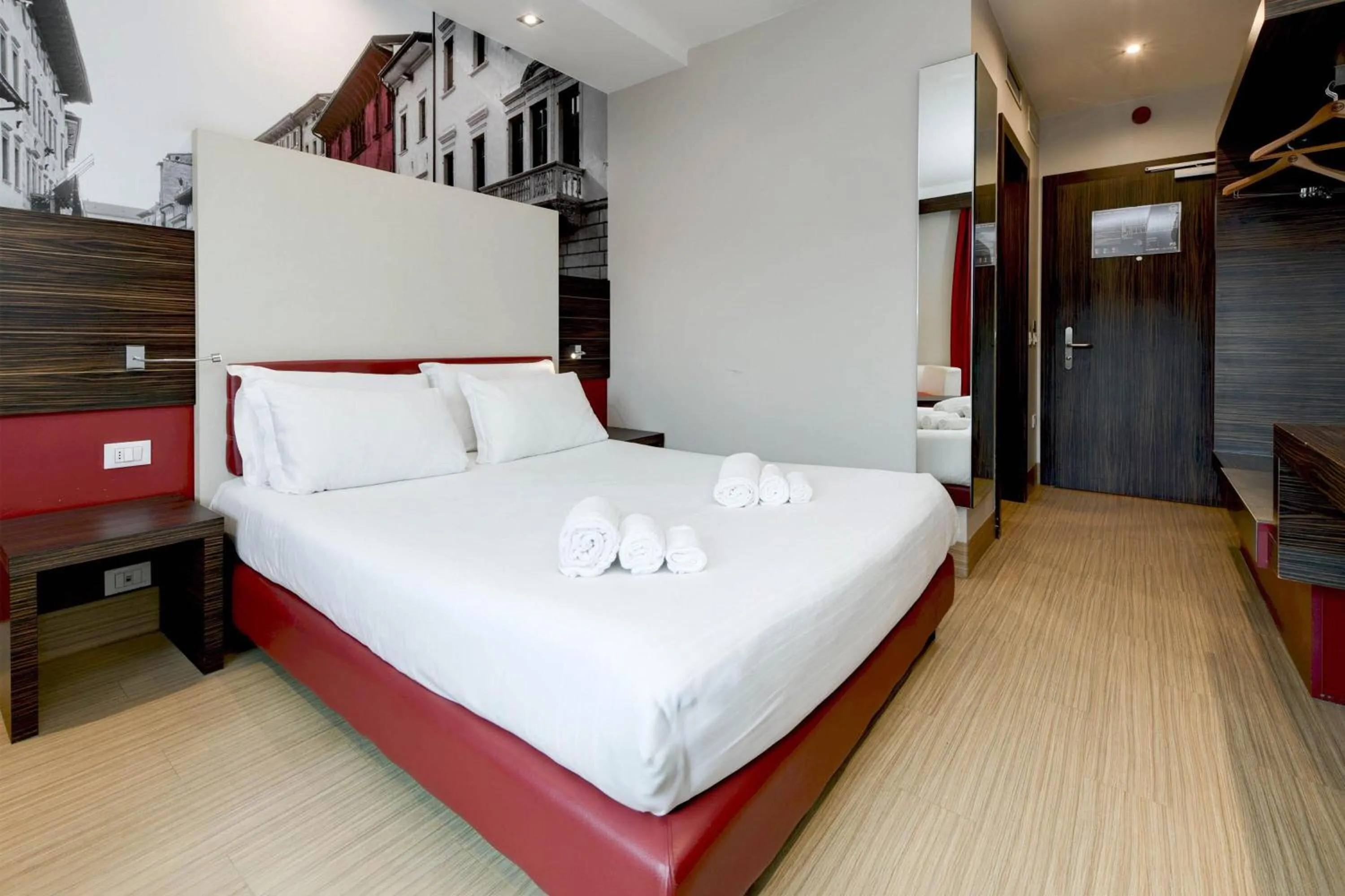 Photo of the whole room, Bed in B&B Hotel Trento