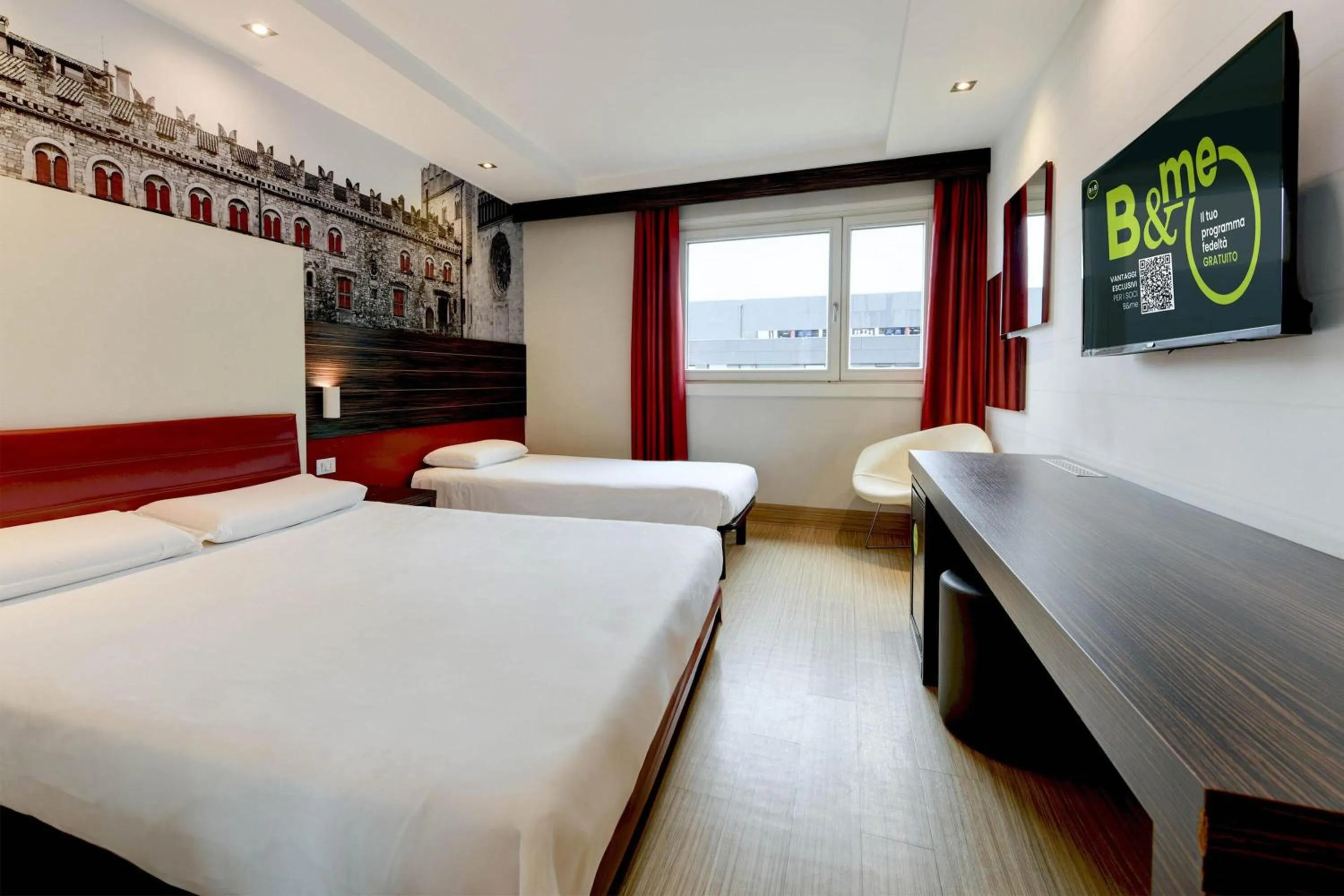 Photo of the whole room, Bed in B&B Hotel Trento