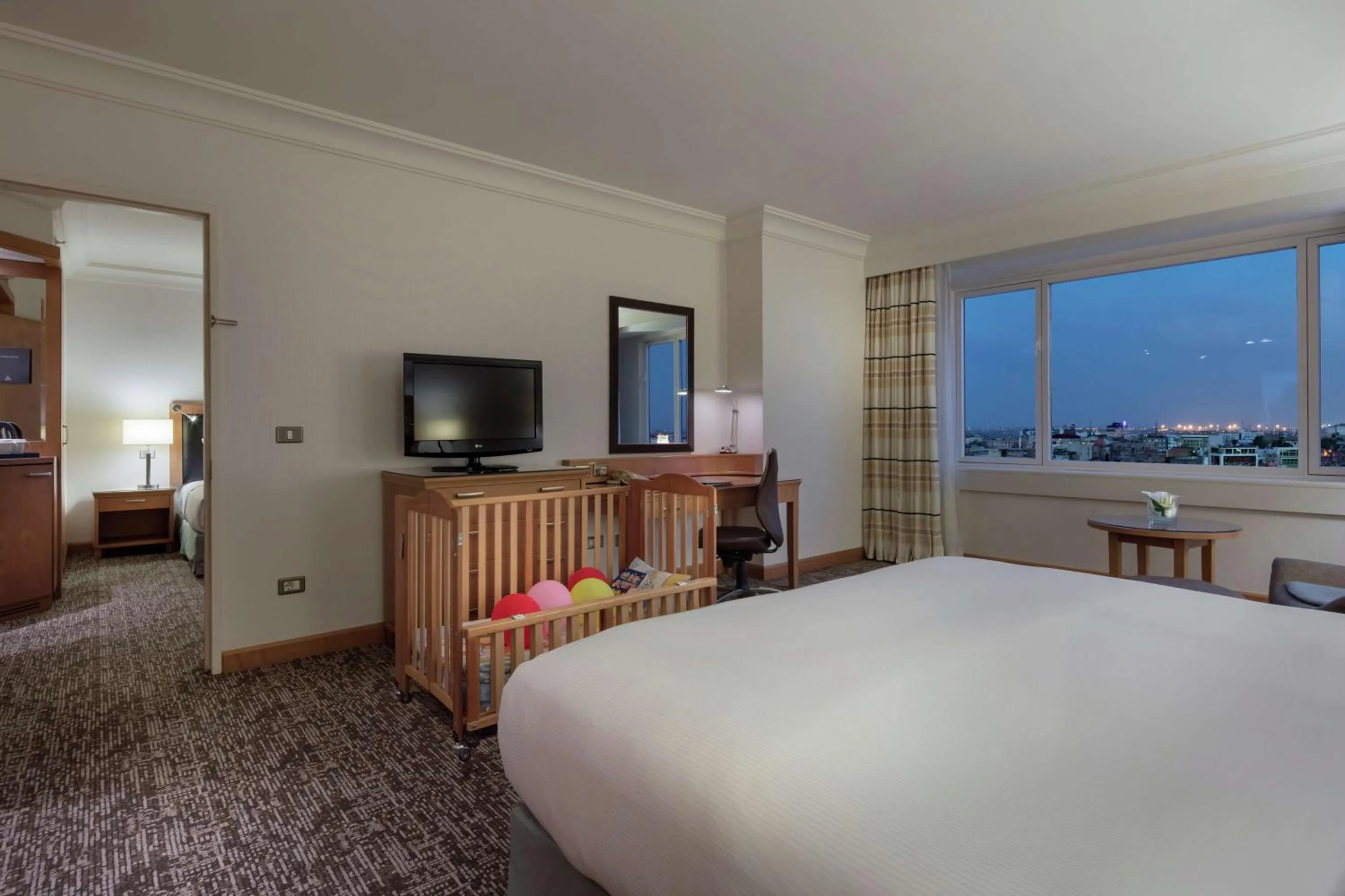 Bedroom, Bed in Adana HiltonSA Hotel