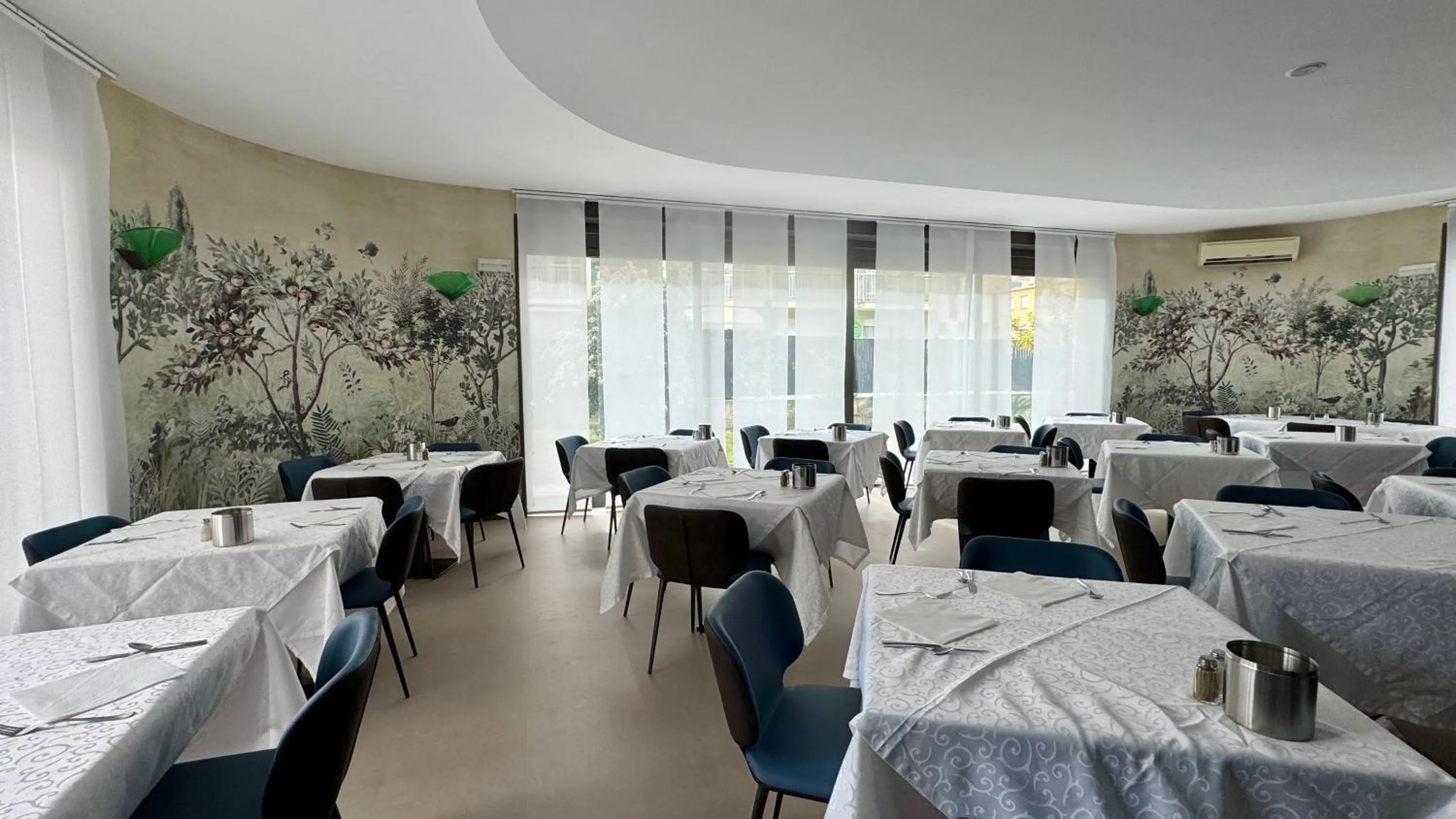 Breakfast in Hotel Royal