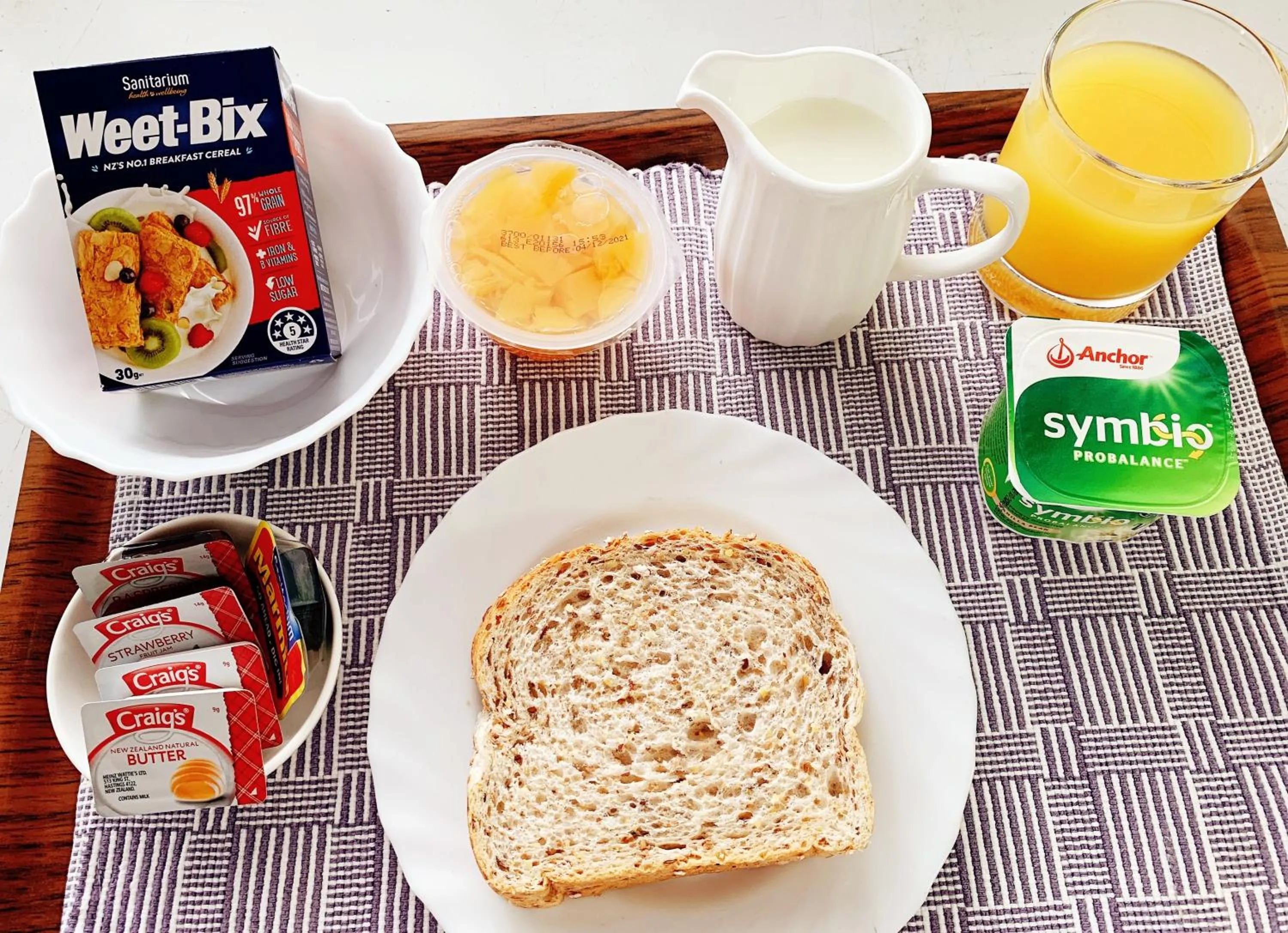Continental breakfast in Montana Lodge Motel