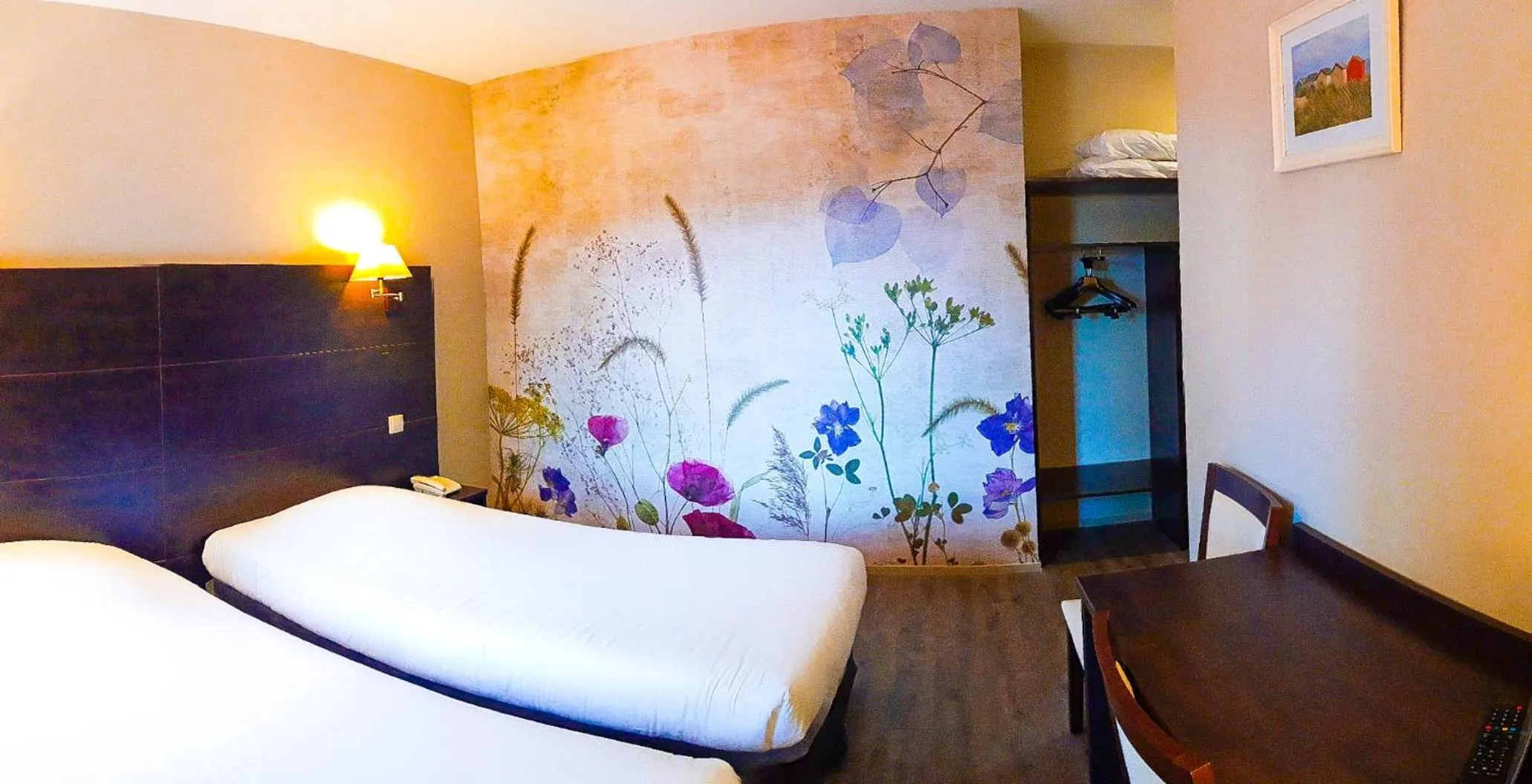 Bed in Hotel Alicia Auray Le Bono