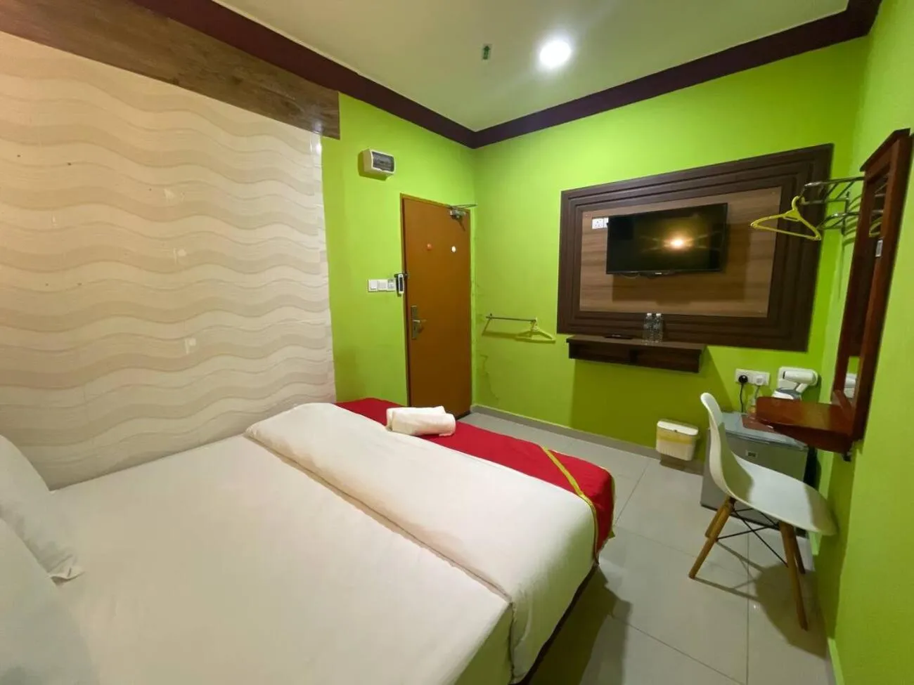 Photo of the whole room, Bed in Saujana City Hotel