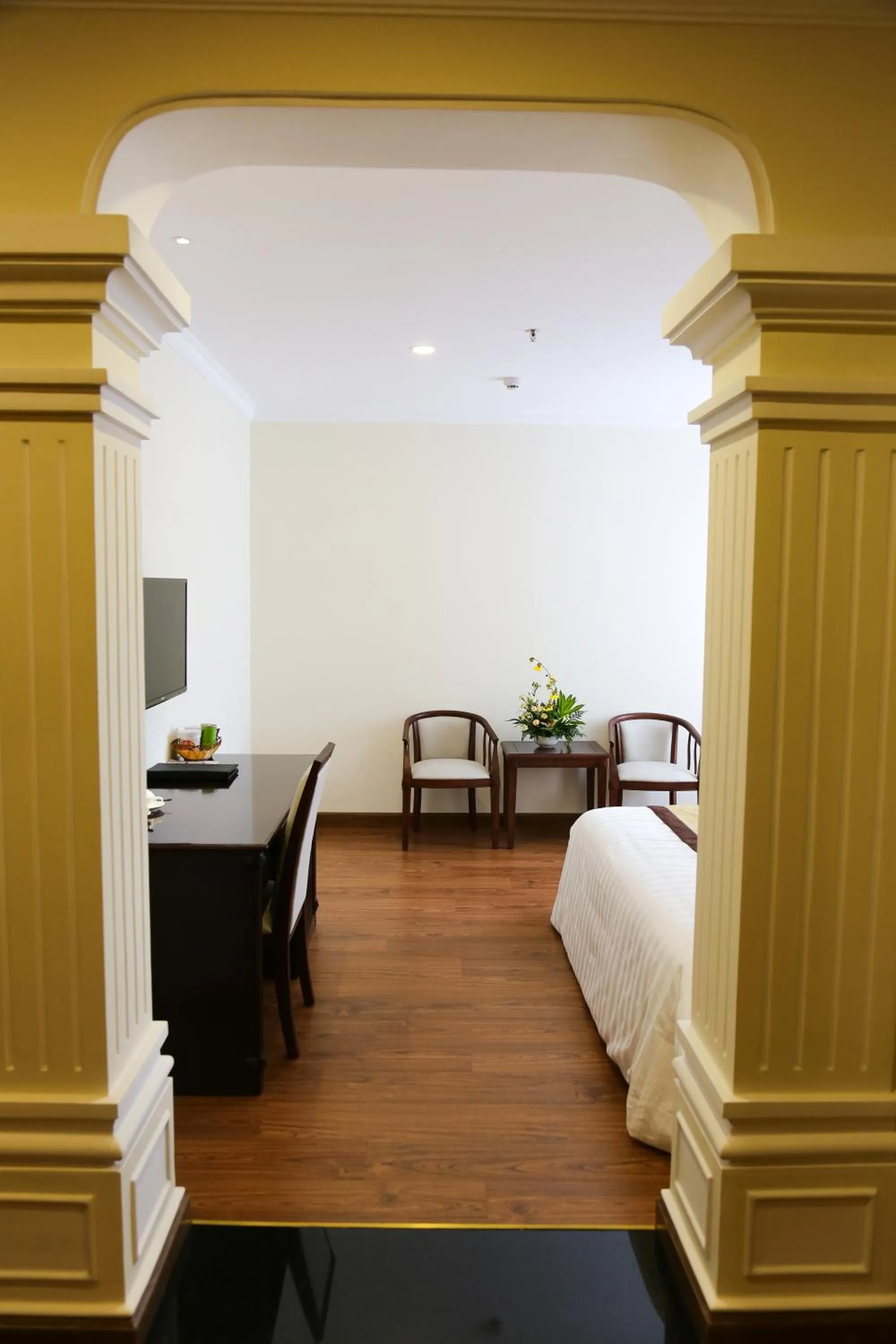 Bedroom, Bed in Iris Dalat Hotel