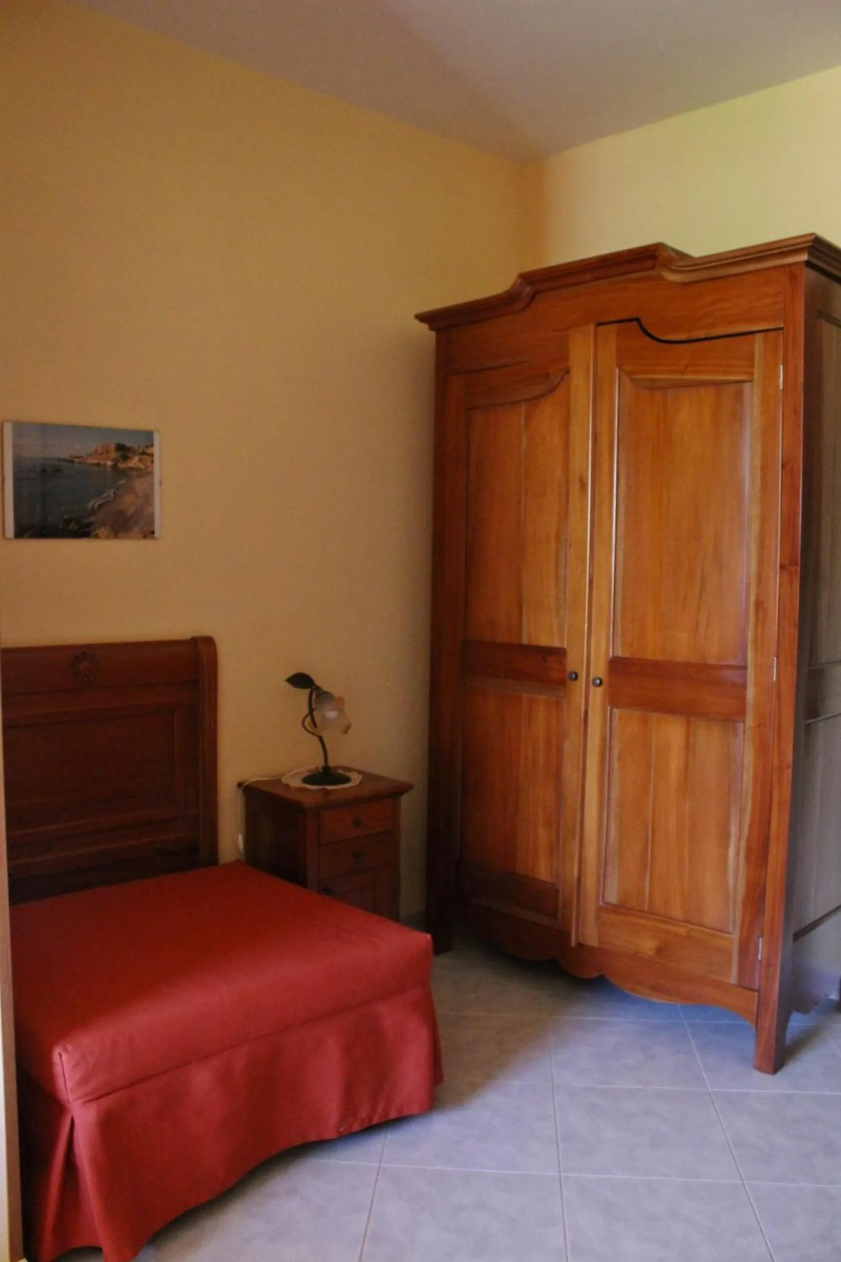 Photo of the whole room, Bed in Raggio di Sole Bed & Breakfast