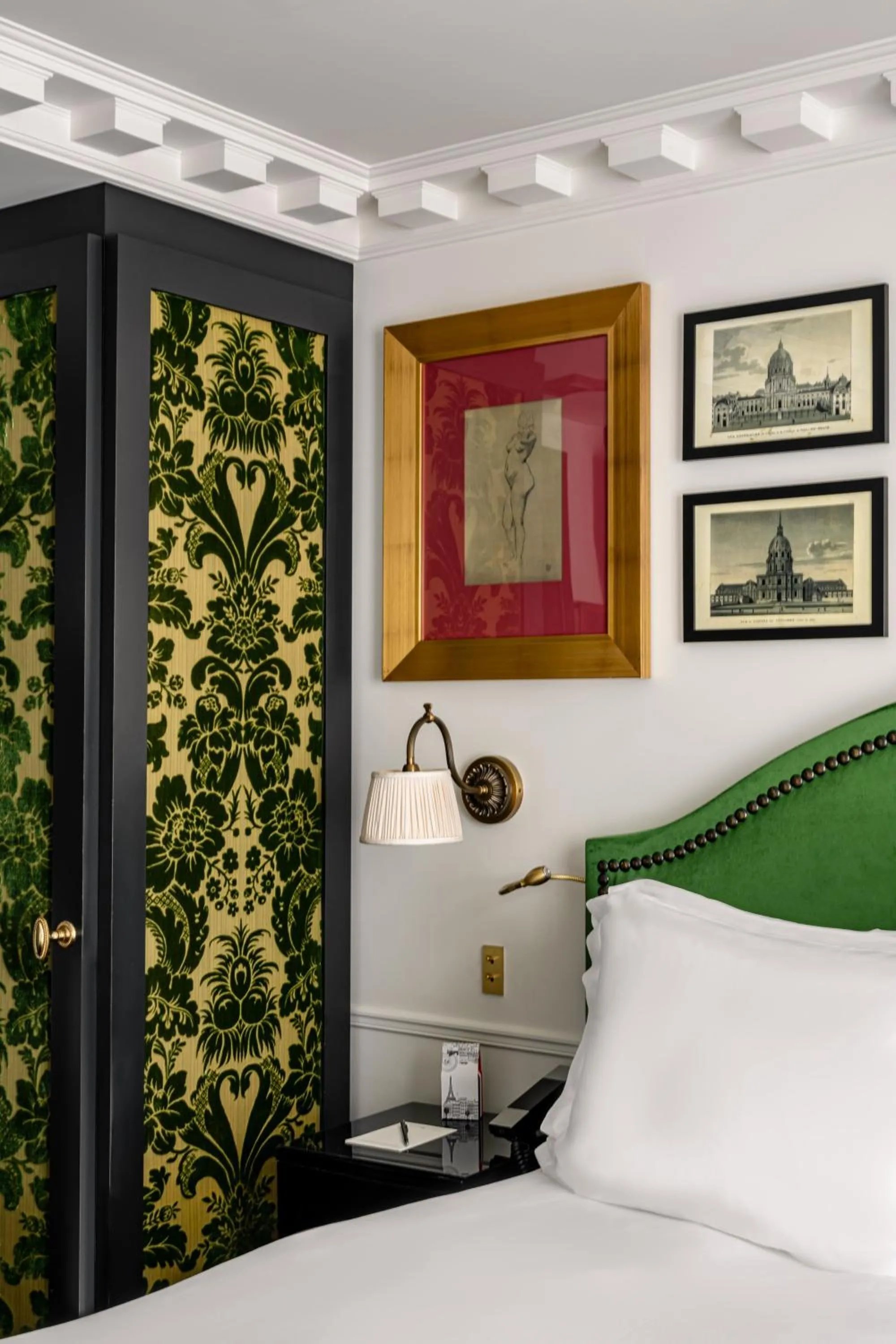 Bedroom, Bed in La Chambre du Marais