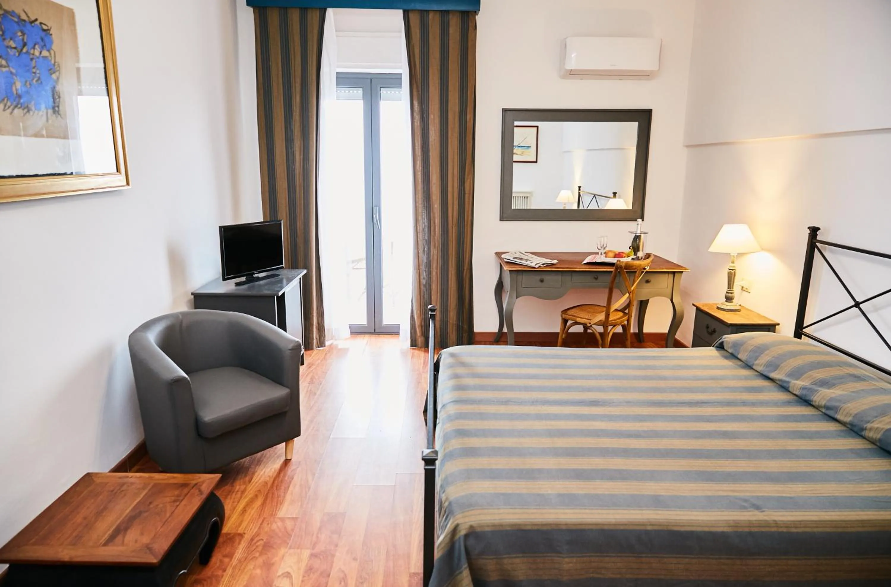 Bed in Hotel Enterprise