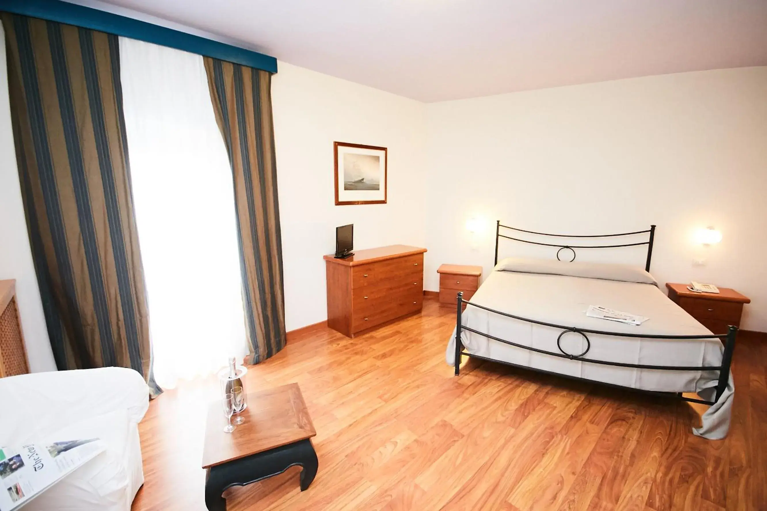 Family Room with Side Sea View in Hotel Enterprise Family Room with Side Sea View in Hotel Enterprise